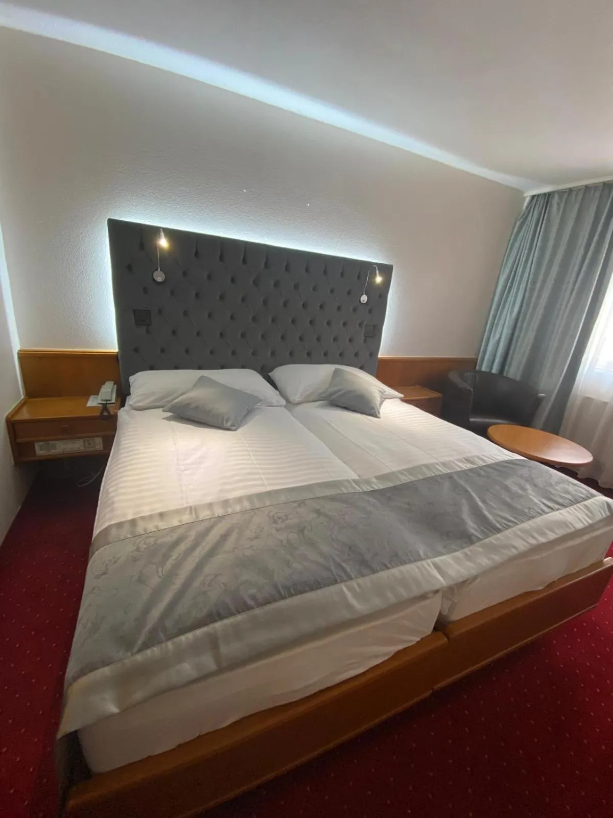 Bed in Hôtel des Trois Rois