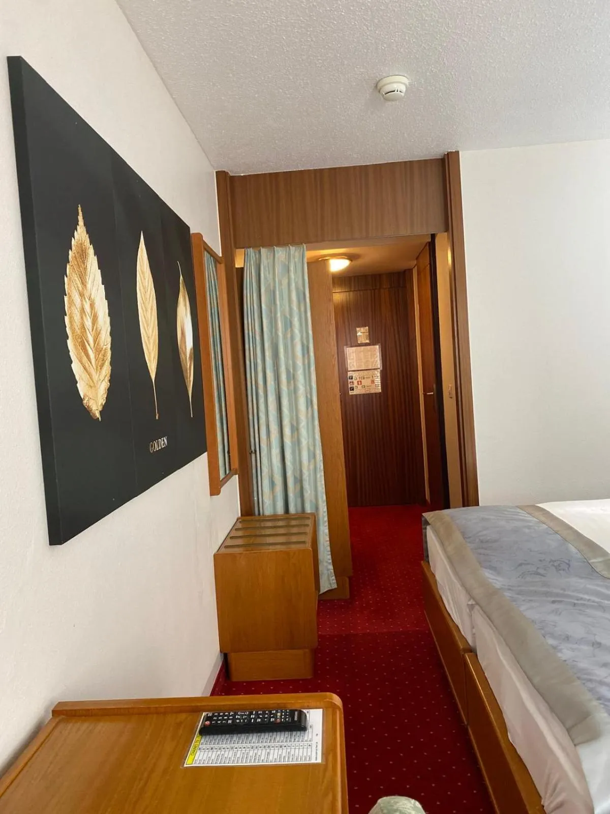 Bed in Hôtel des Trois Rois