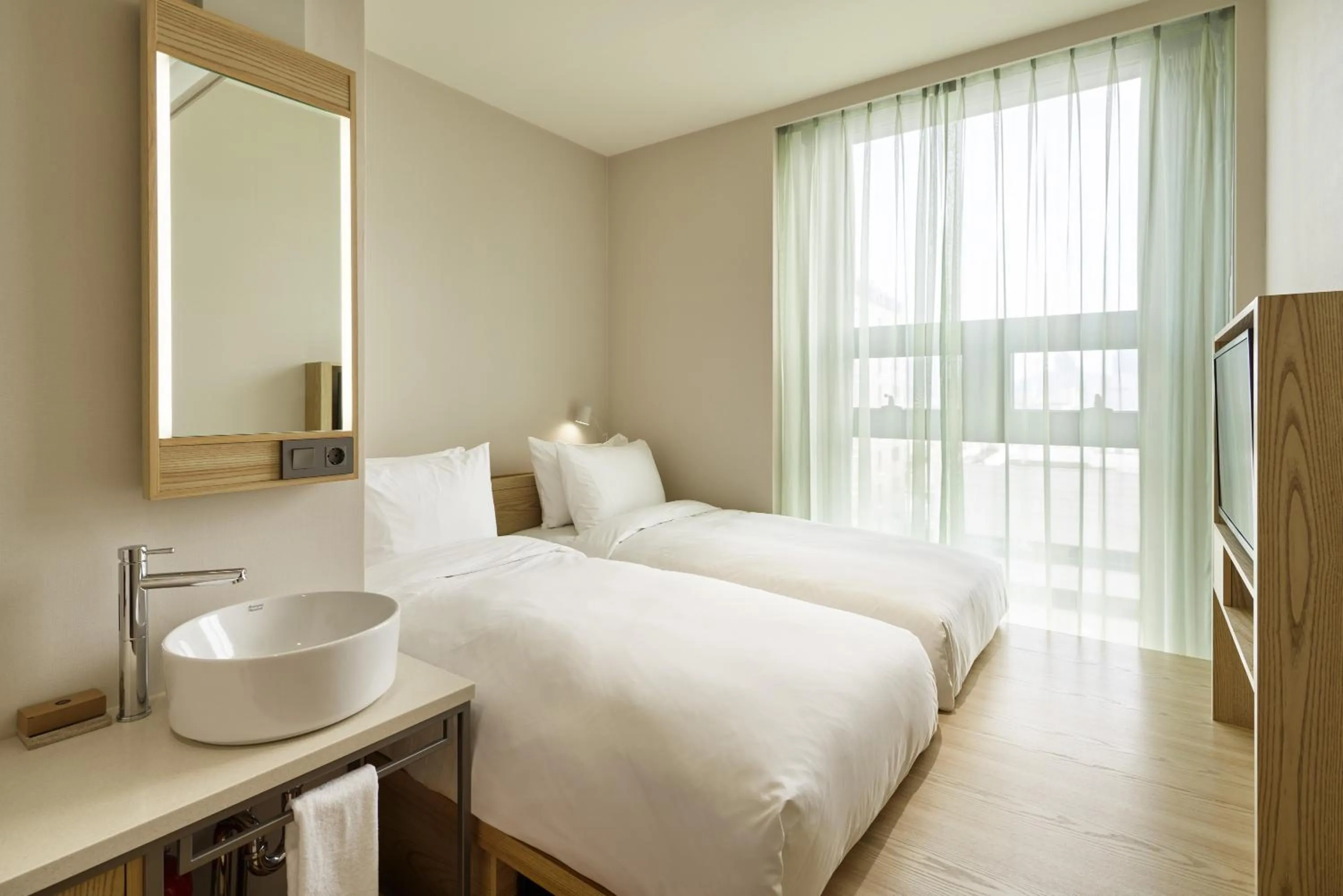 Bed in HOTEL ANTEROOM SEOUL