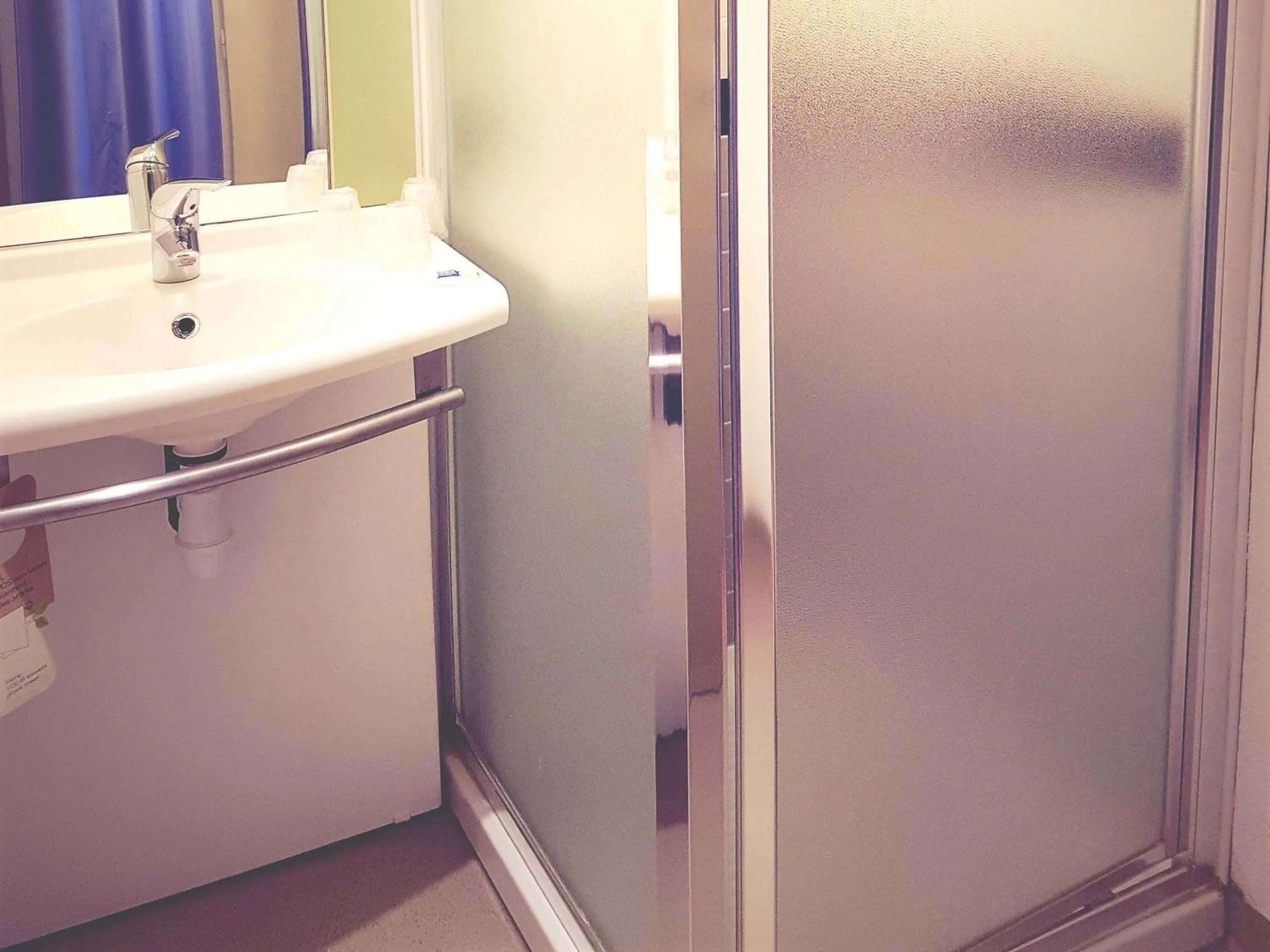 Photo of the whole room in ibis Budget Arles Palais Des Congres