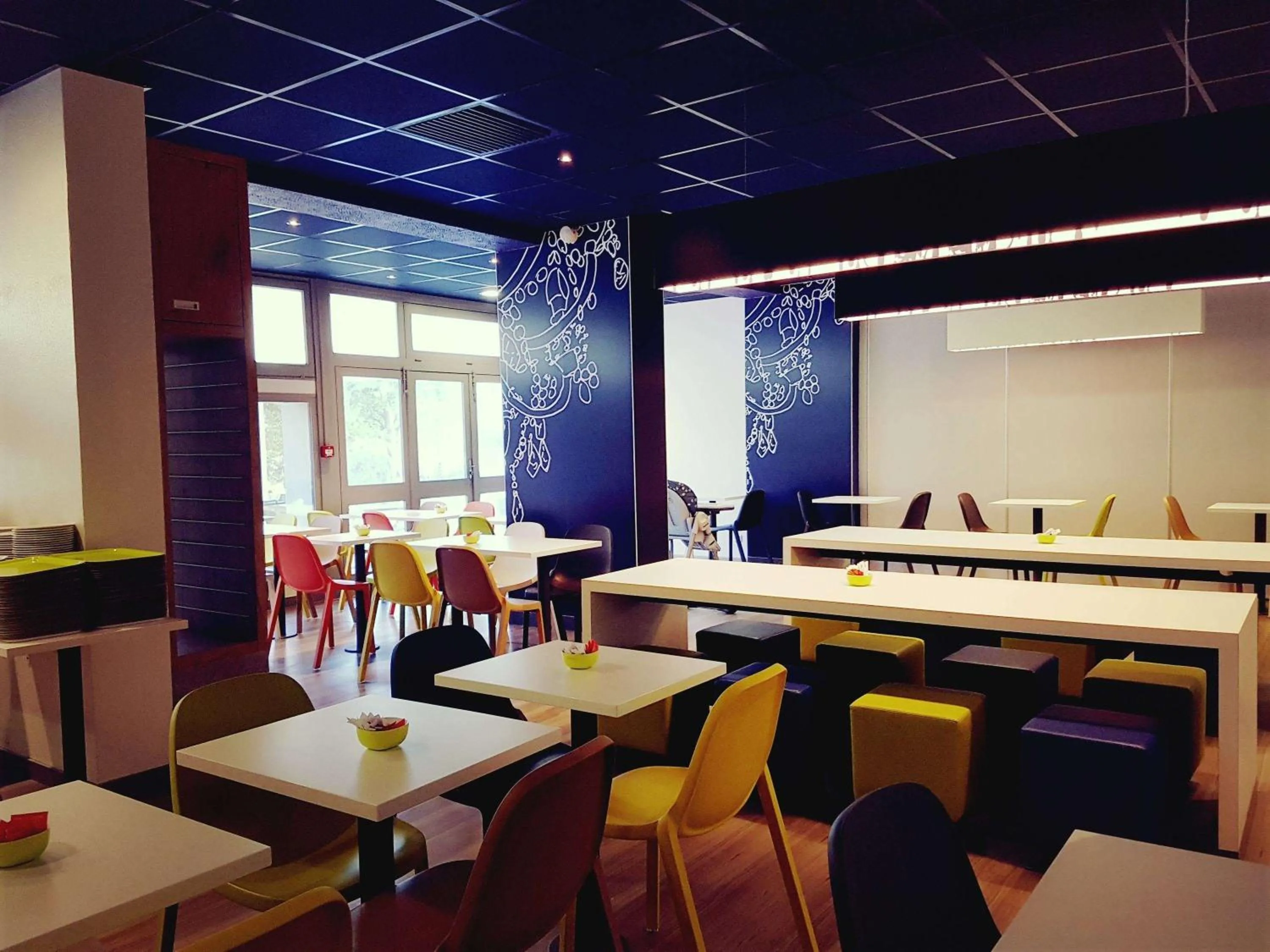 Restaurant/places to eat in ibis Budget Arles Palais Des Congres