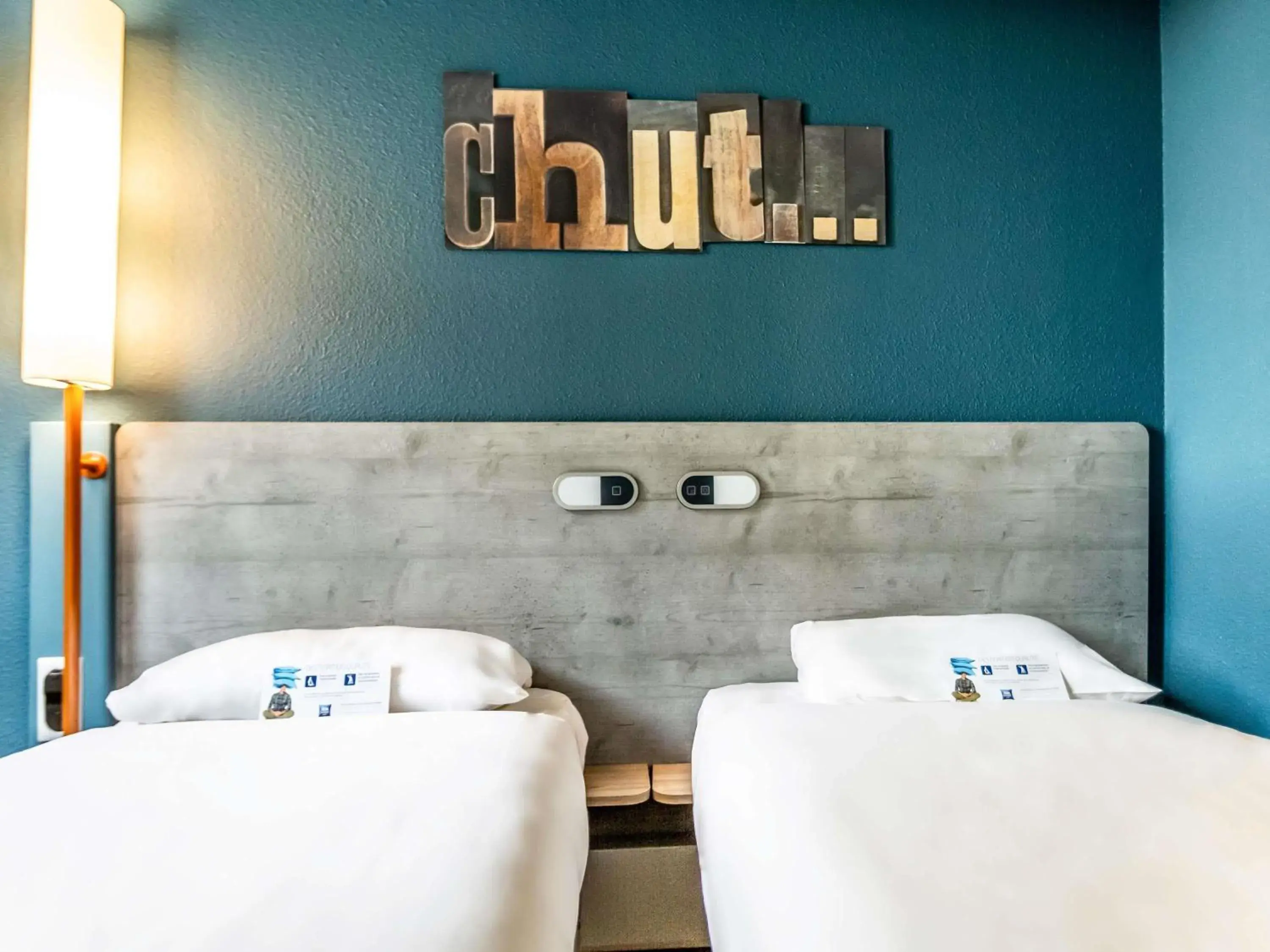 Twin Room in ibis budget Pertuis Portes du Luberon Twin Room in ibis budget Pertuis Portes du Luberon