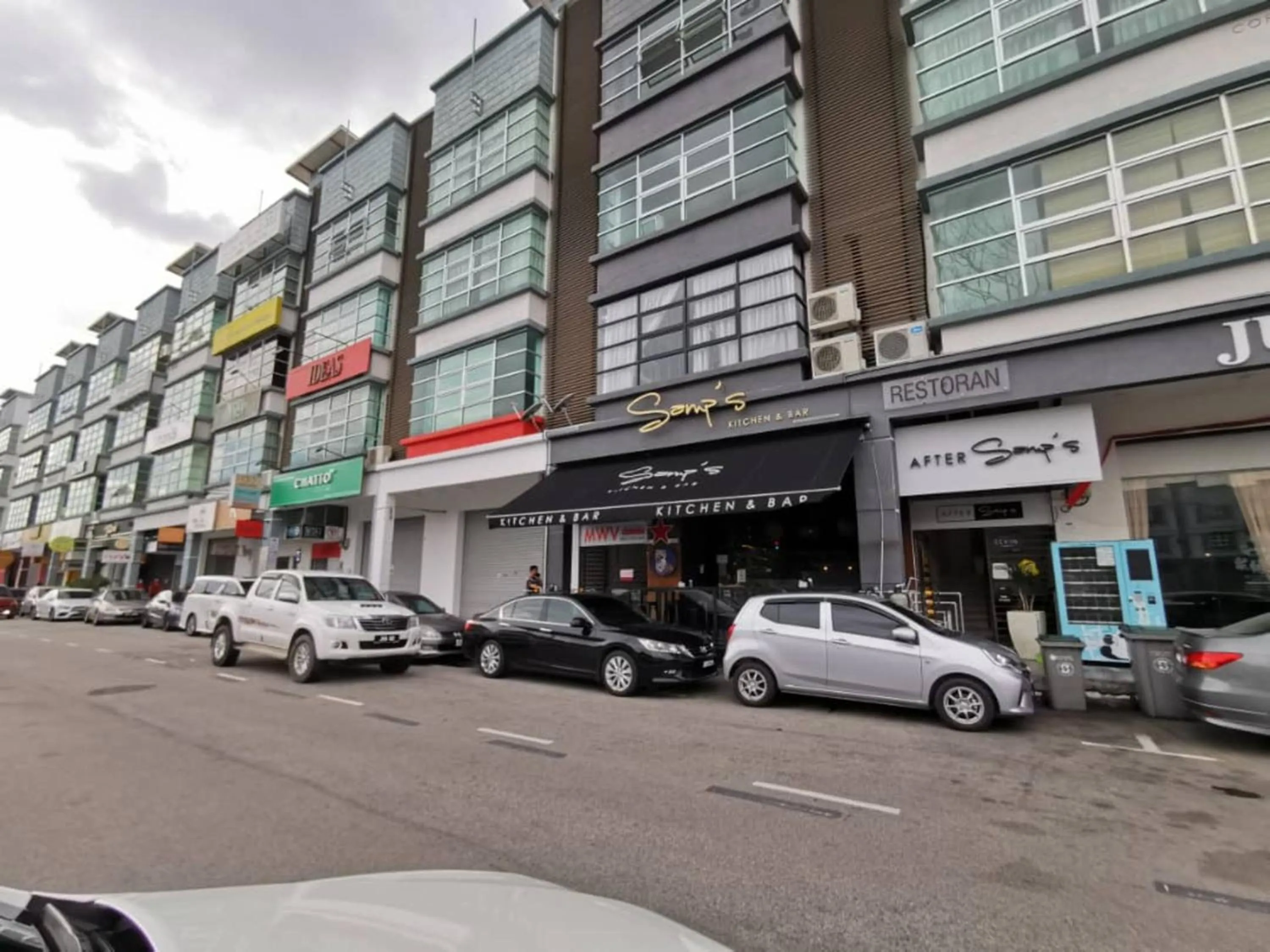 Facade/entrance in Mwv Family Suite Room