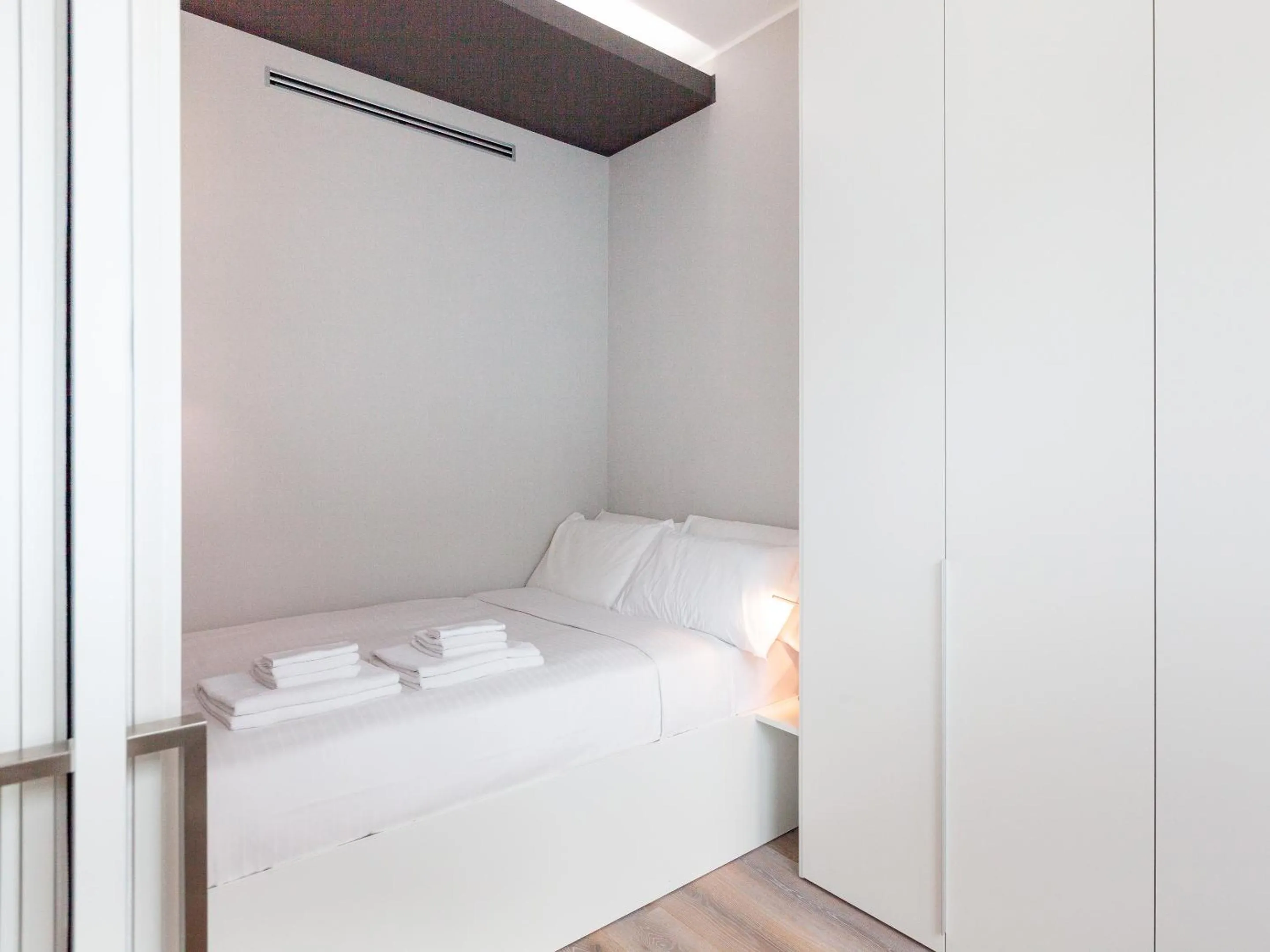 Bedroom, Bed in easyhomes-City Centre Suites