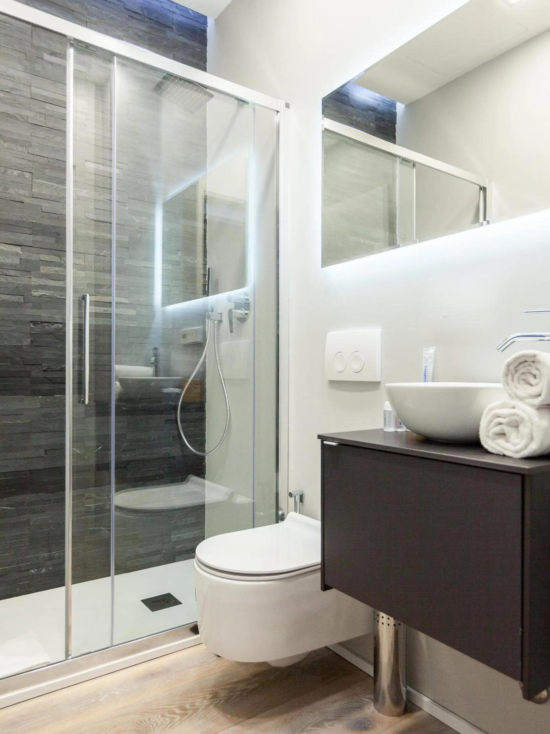 Bathroom in easyhomes-City Centre Suites