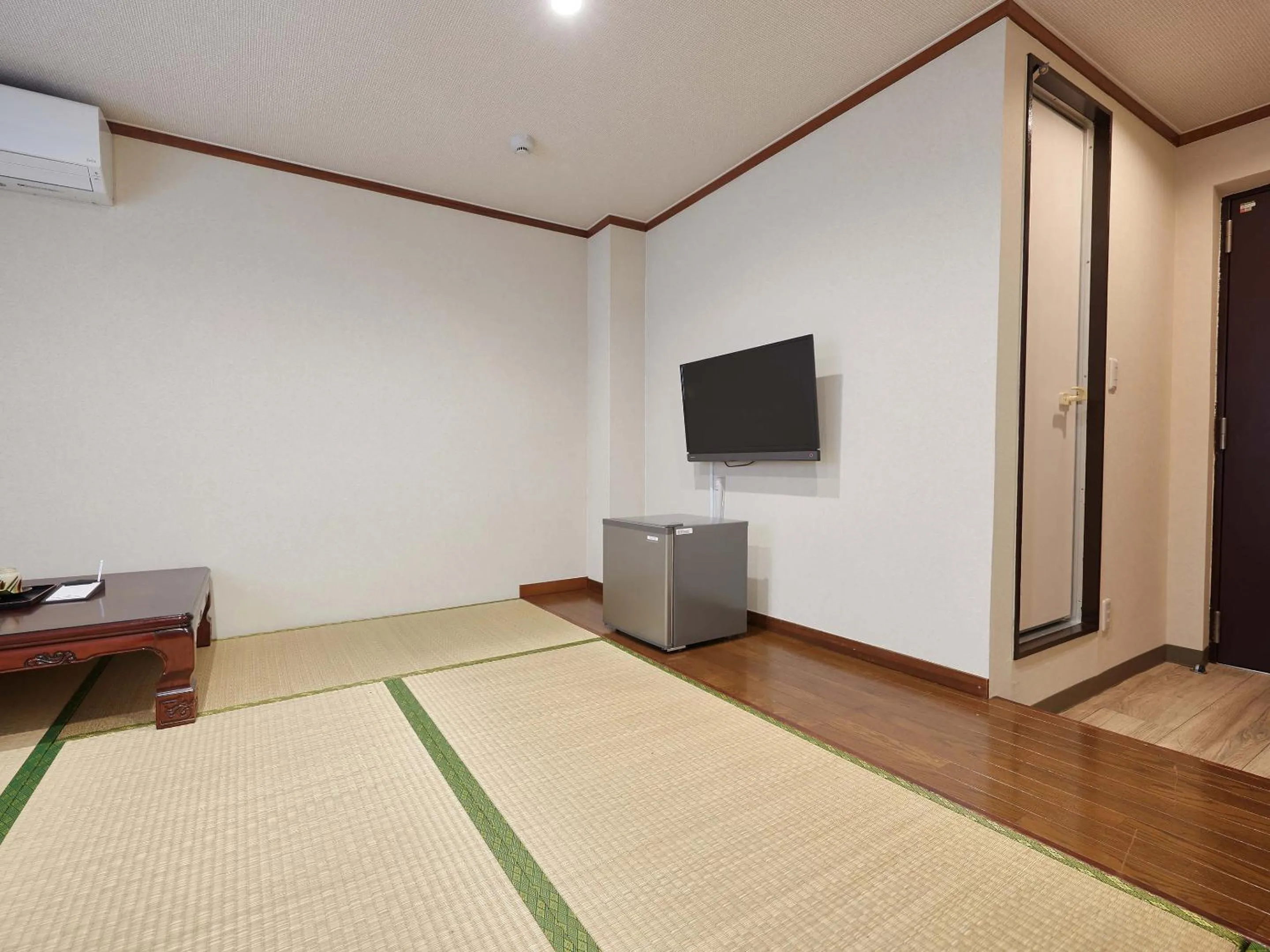 TV and multimedia, Bed in エナジックホテル山市 Enagic HOTEL YAMAICHI