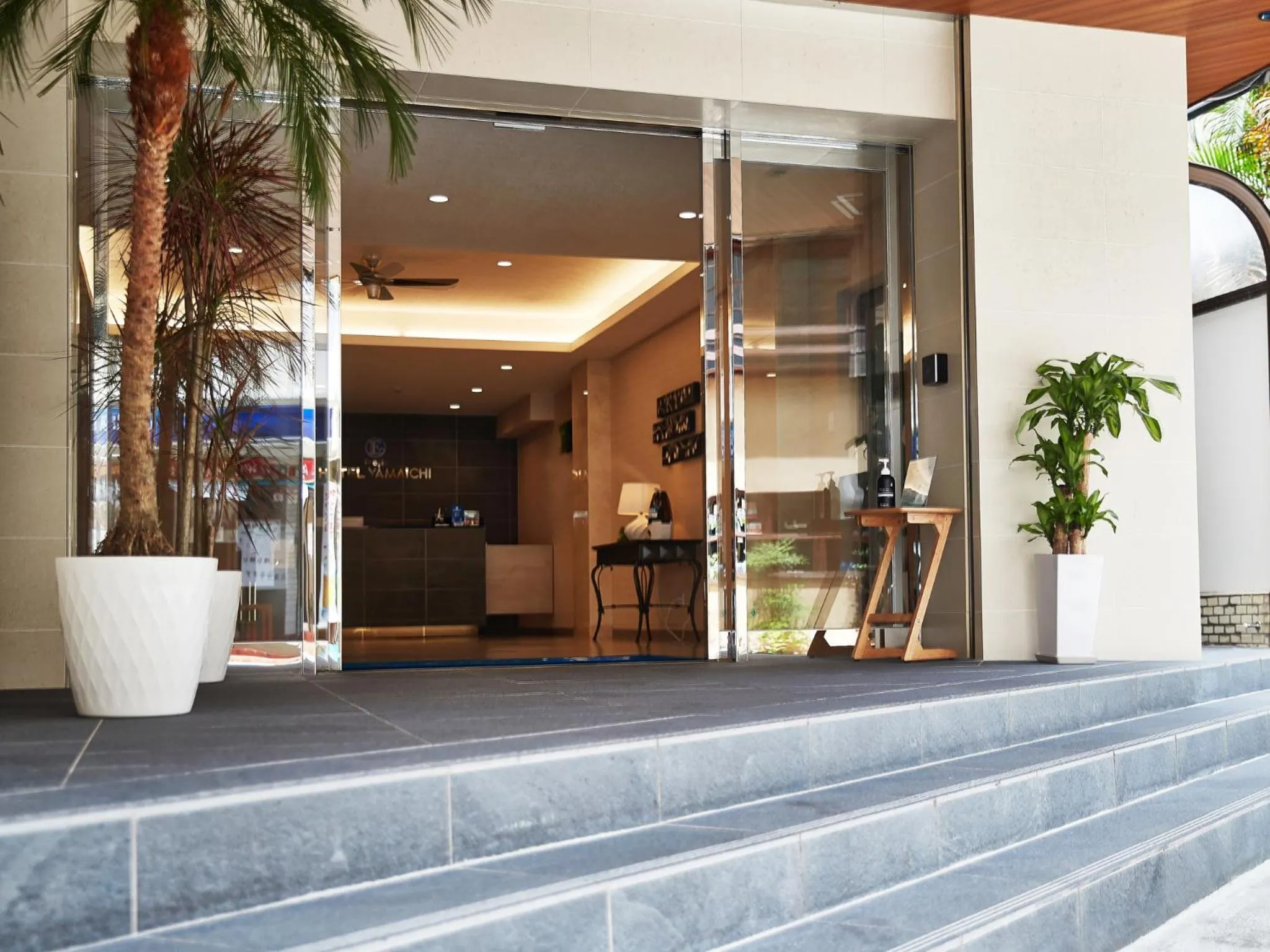 Facade/entrance in エナジックホテル山市 Enagic HOTEL YAMAICHI