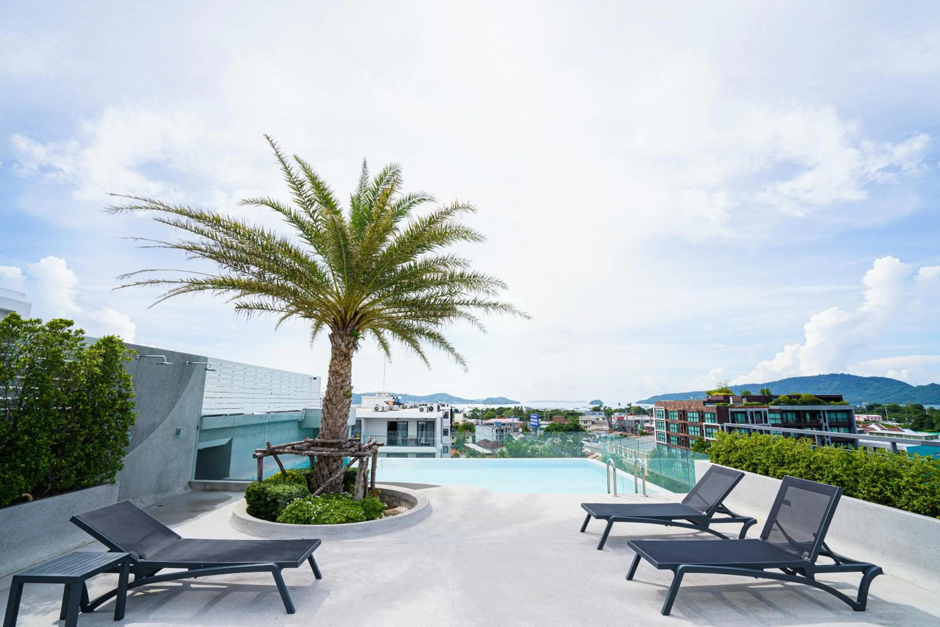 Swimming pool in NOON Village - Tower 2&3