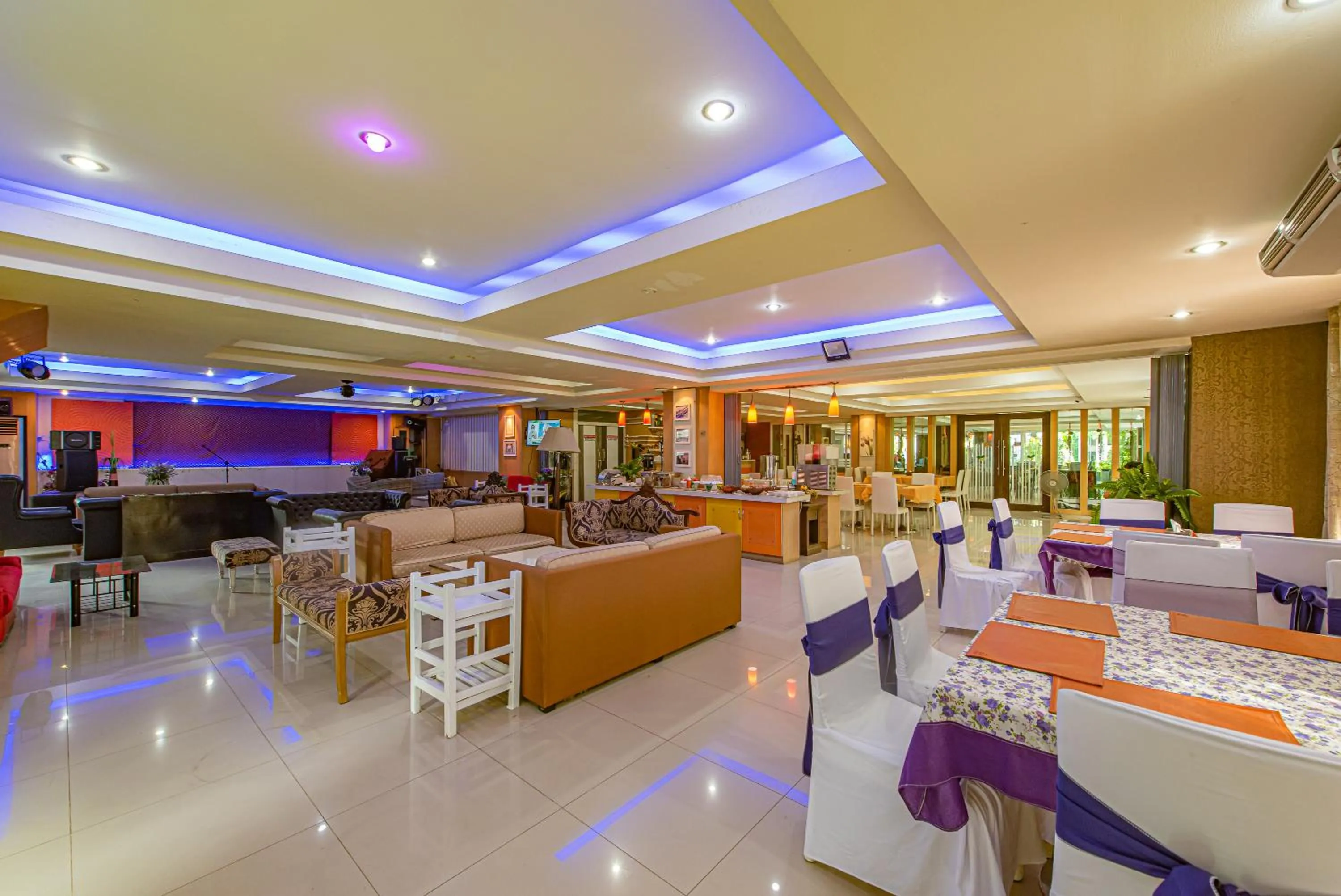 Restaurant/places to eat in The Wing Design Hotel