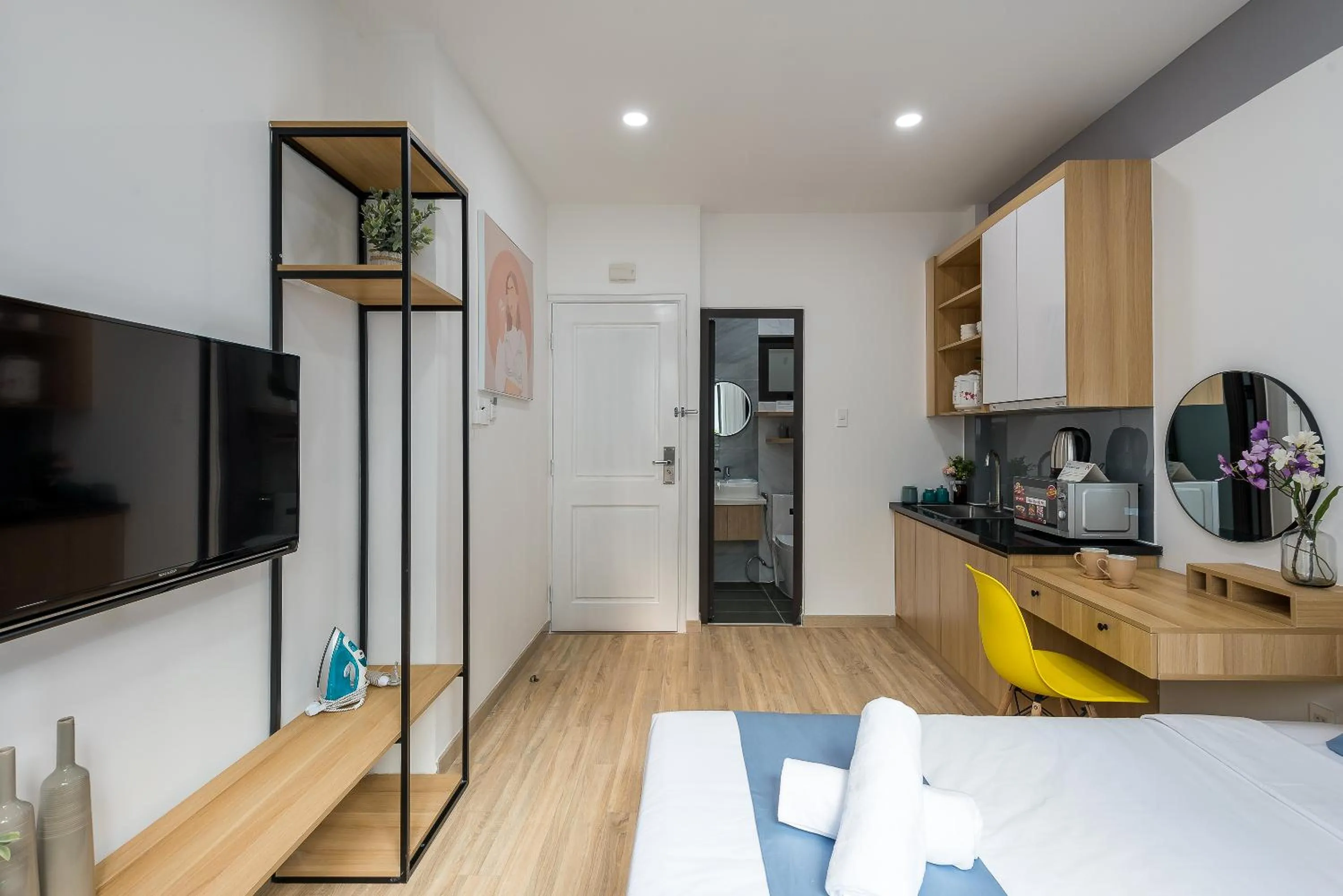 Photo of the whole room in Cozrum Homes Ambera House