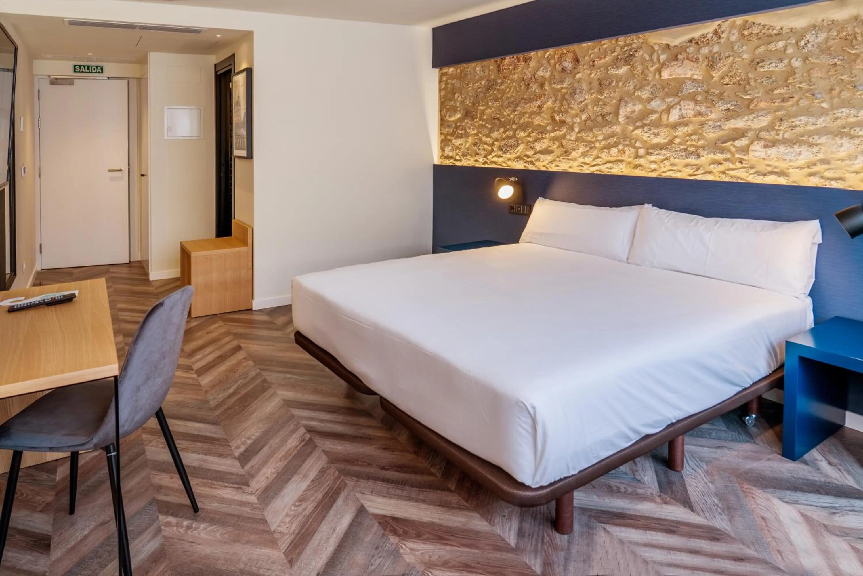 Bed in Hotel Alda Galería Coruña