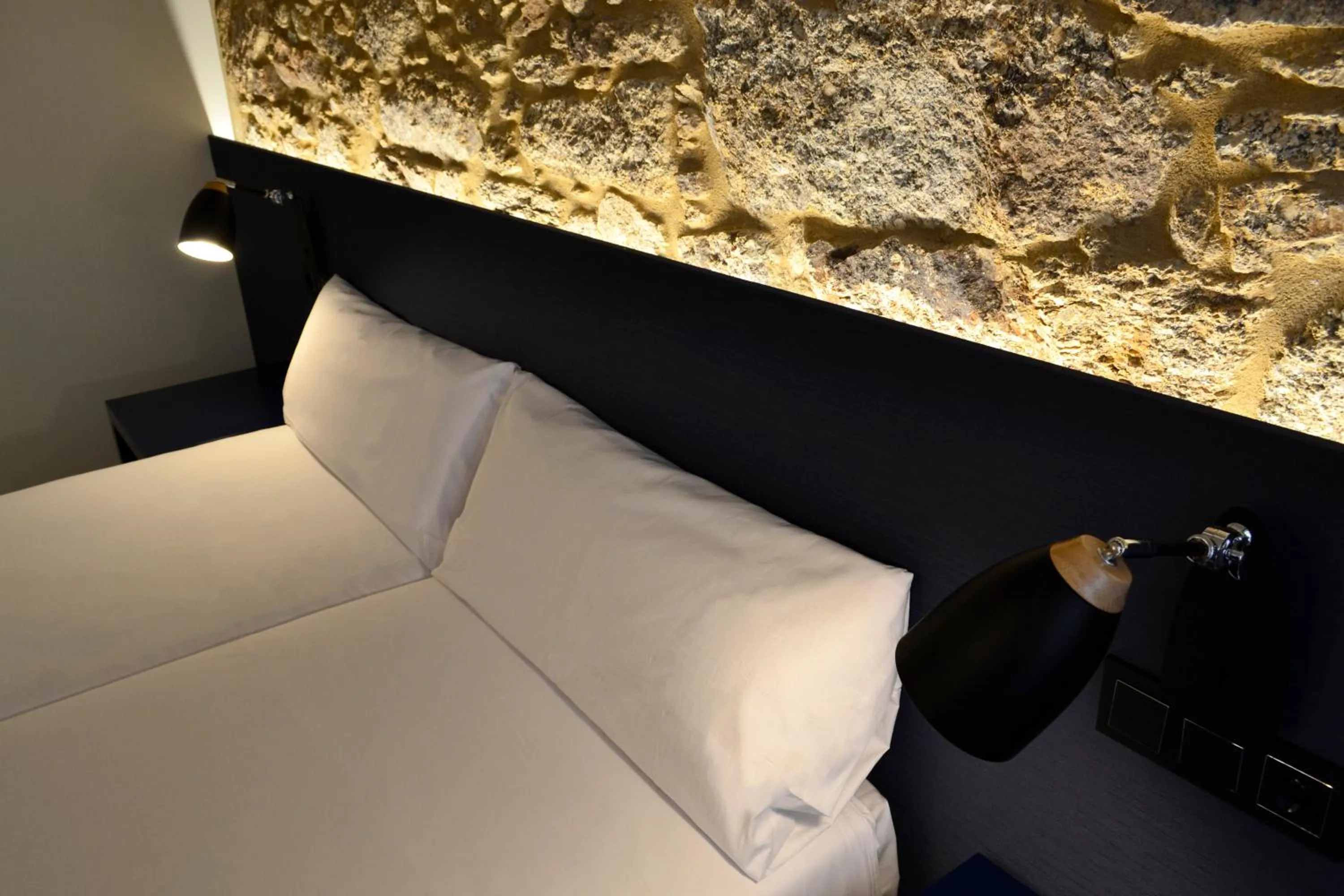 Bed in Hotel Alda Galería Coruña