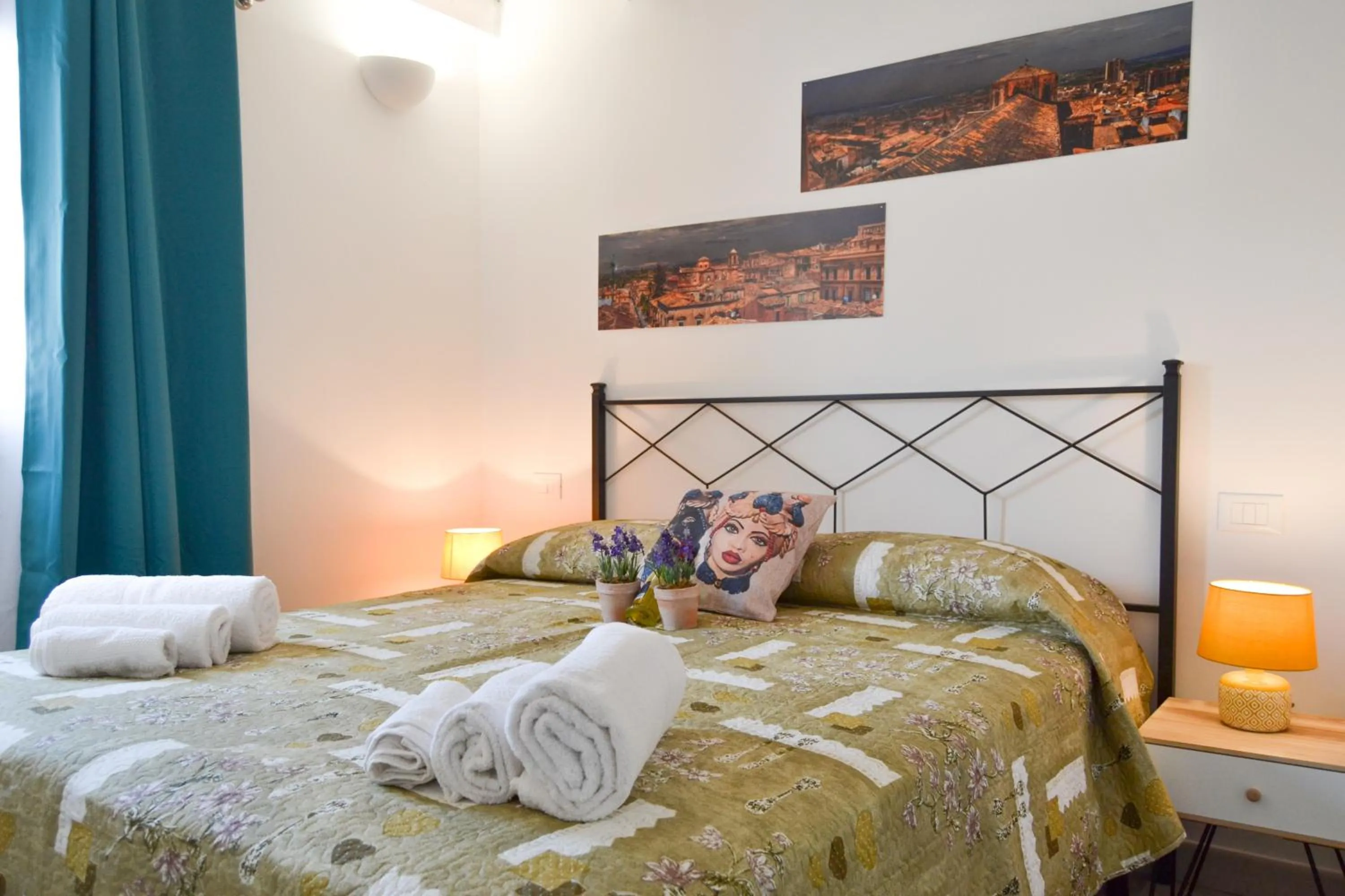 Photo of the whole room, Bed in Quattroquarti Stradivari Home