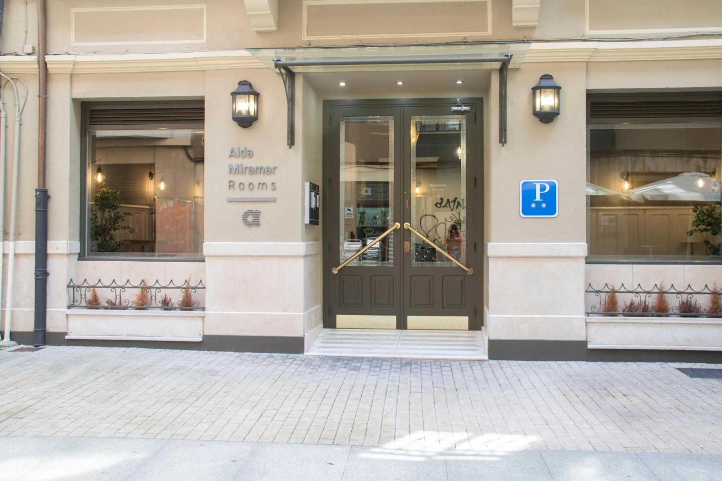 Facade/entrance in Alda Miramar Rooms