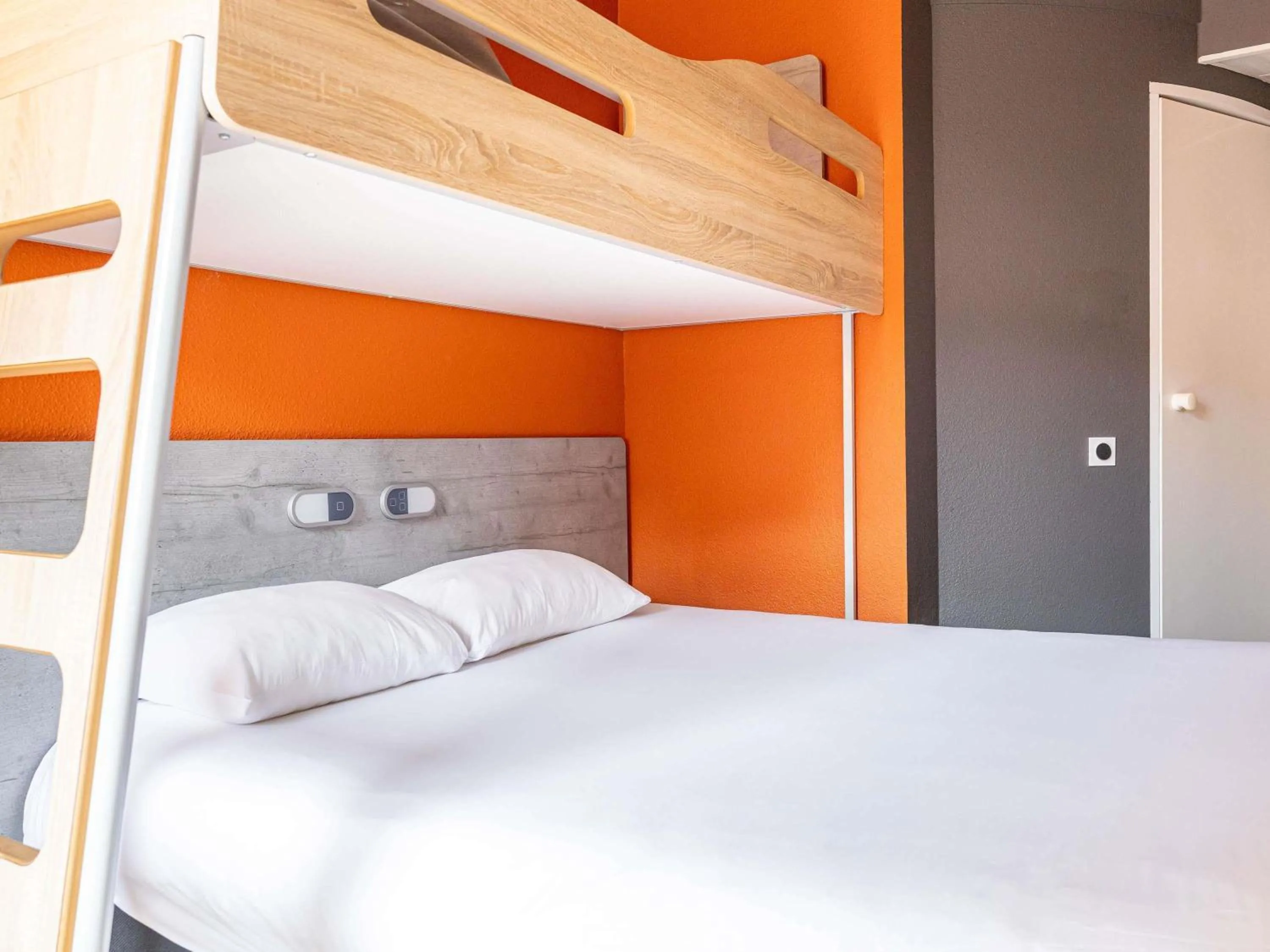 Bedroom, Bed in Ibis Budget Albi Centre