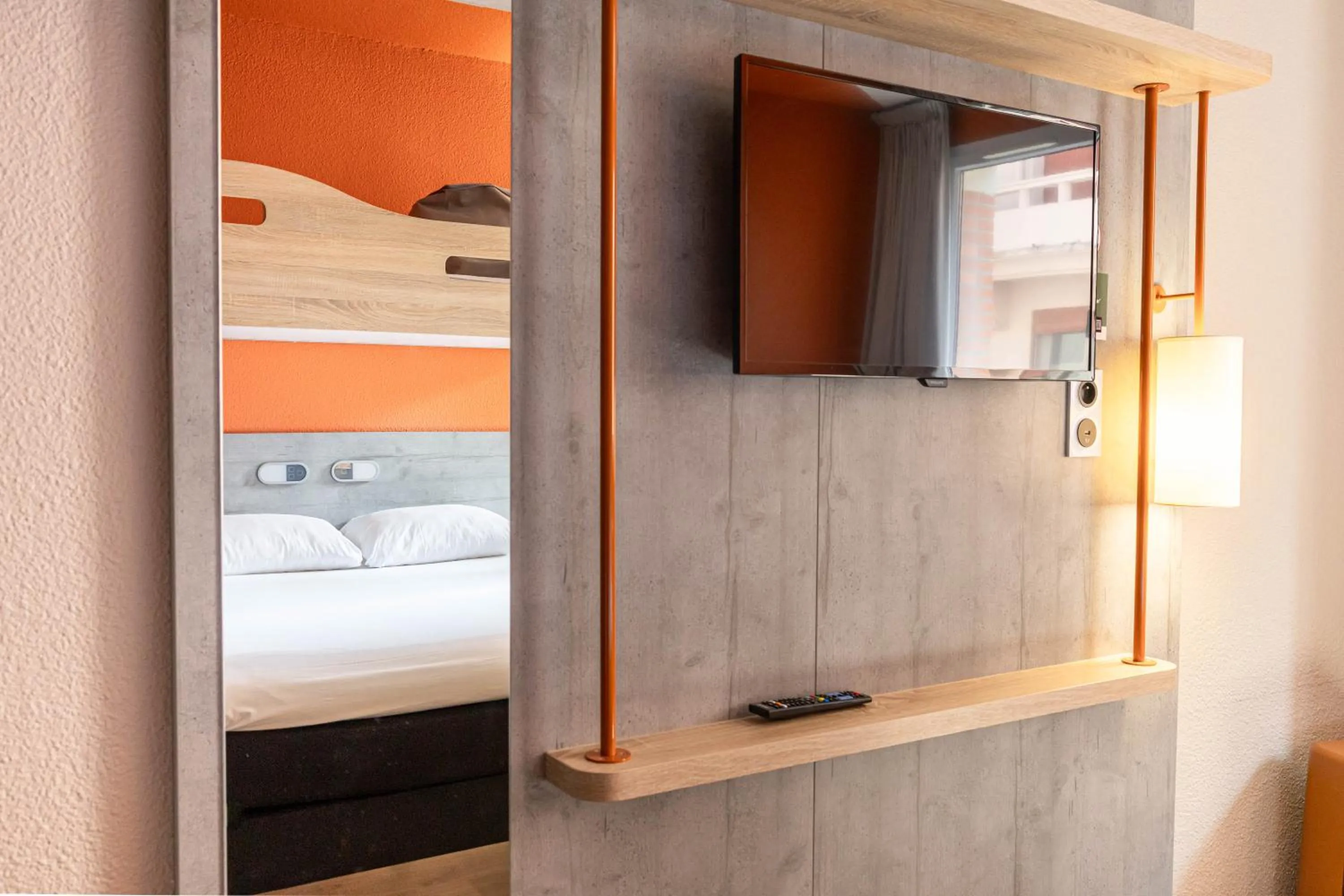 Photo of the whole room, Bed in Ibis Budget Albi Centre