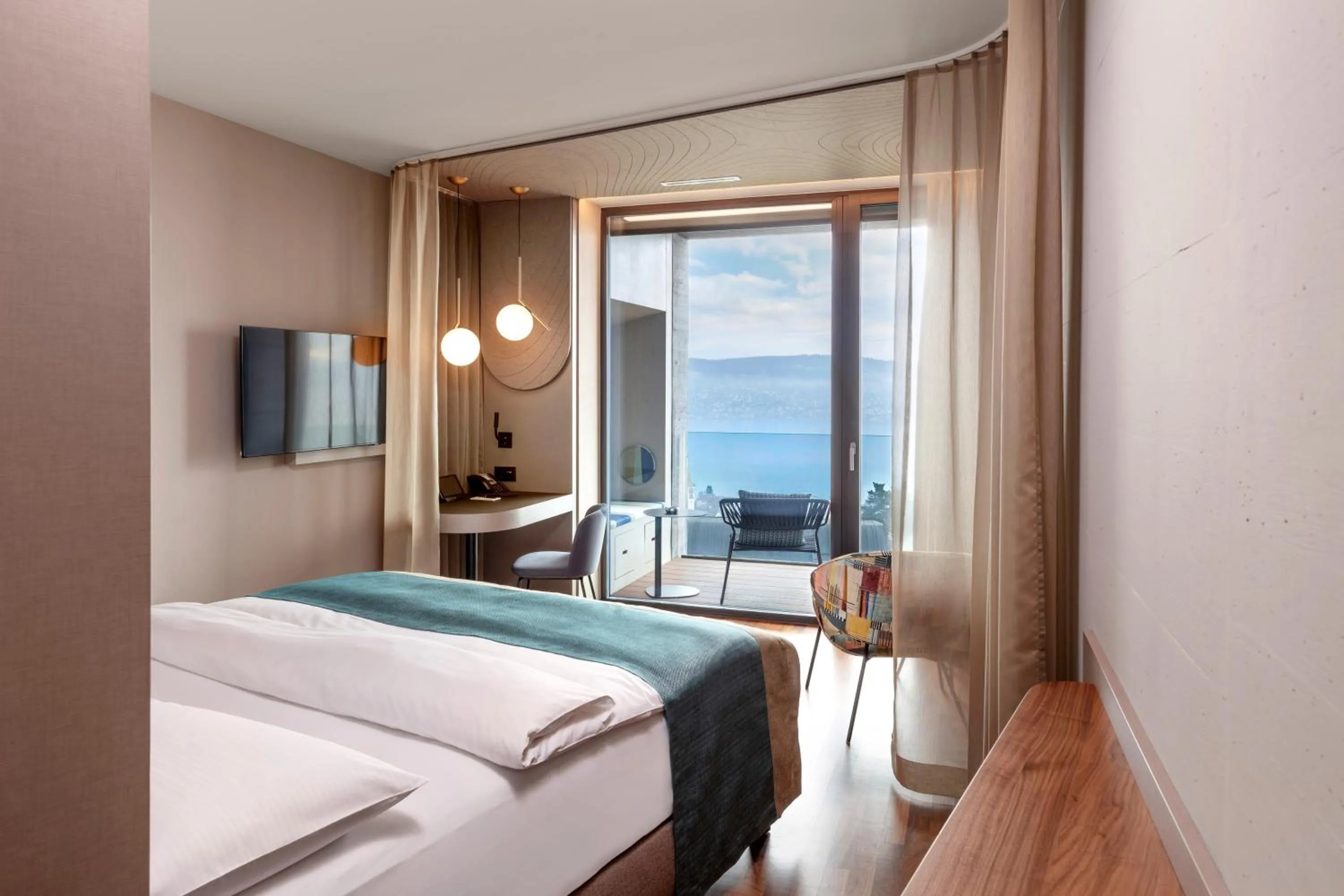 Bedroom, Bed in Hotel Belvoir Lake View & Spa