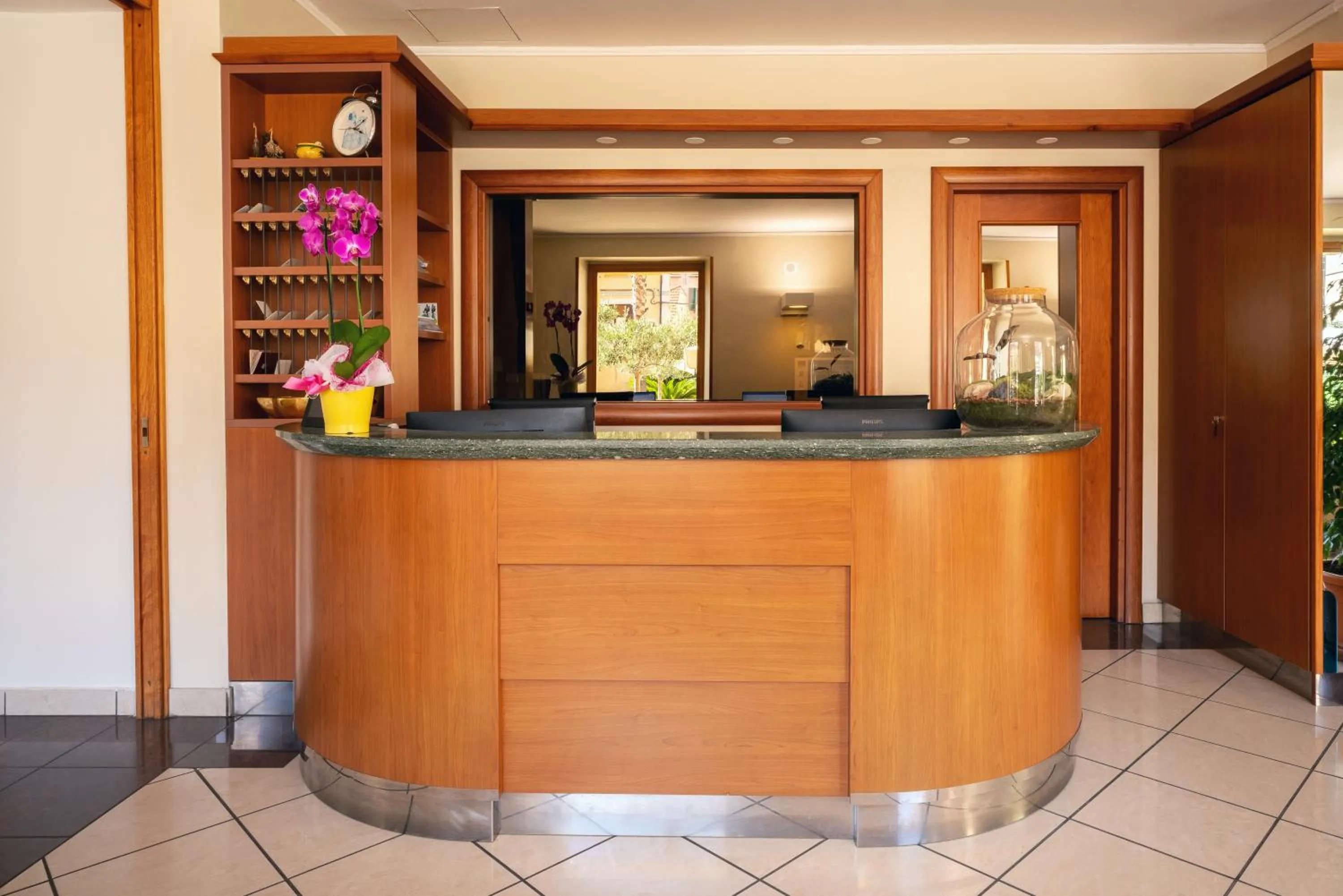 Lobby or reception in Hotel Careni Villa Italia