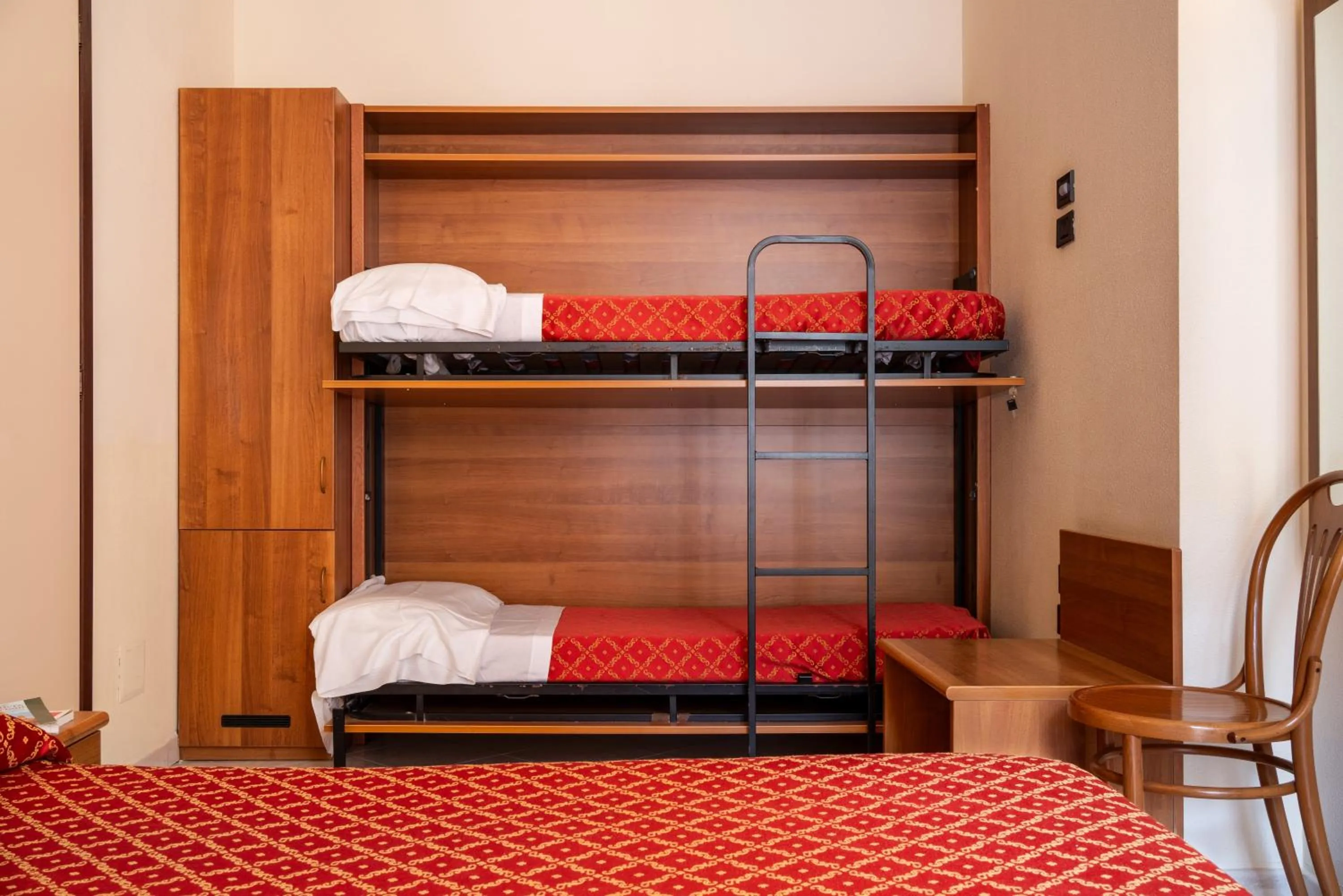 Bedroom in Hotel Careni Villa Italia