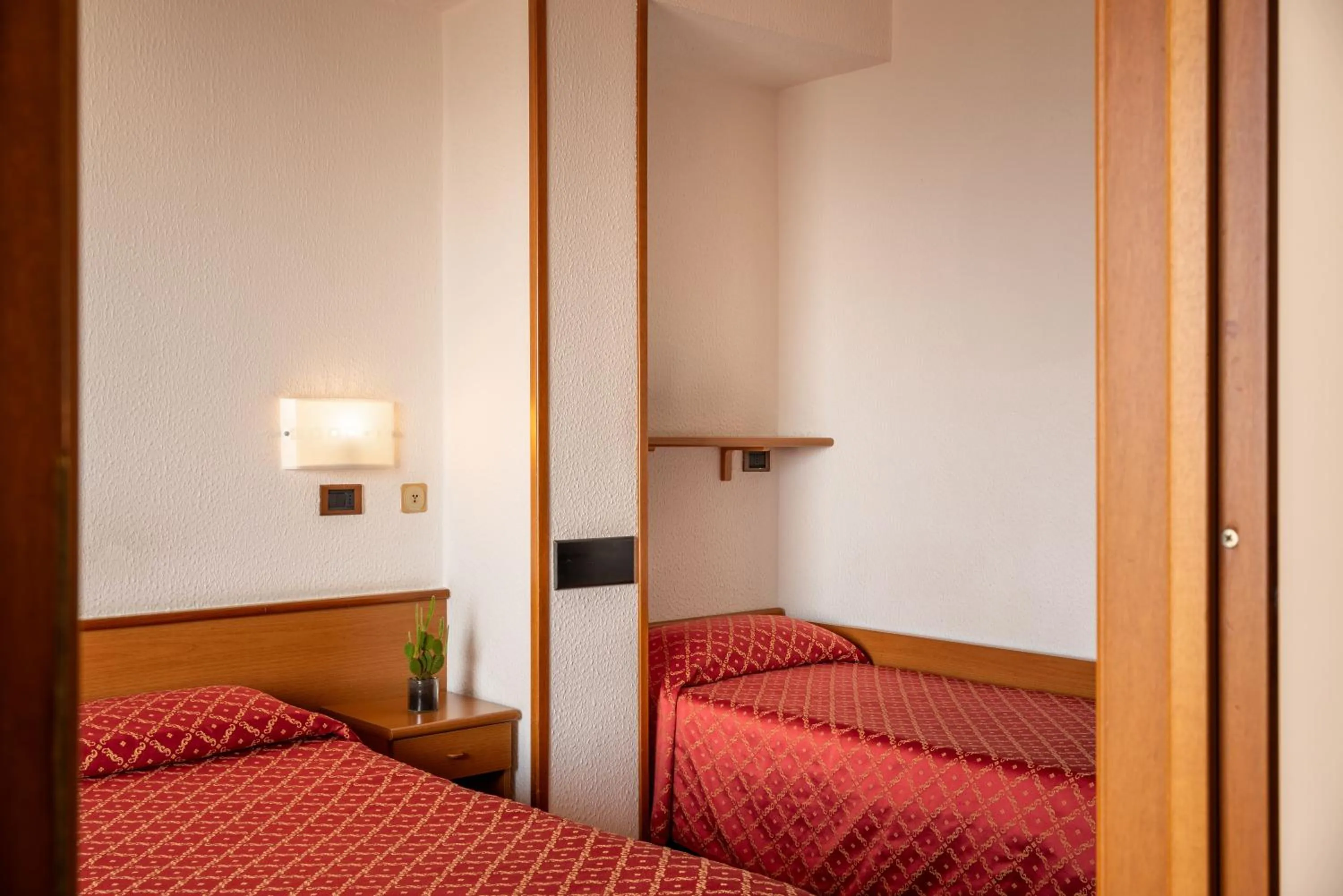 Bedroom in Hotel Careni Villa Italia