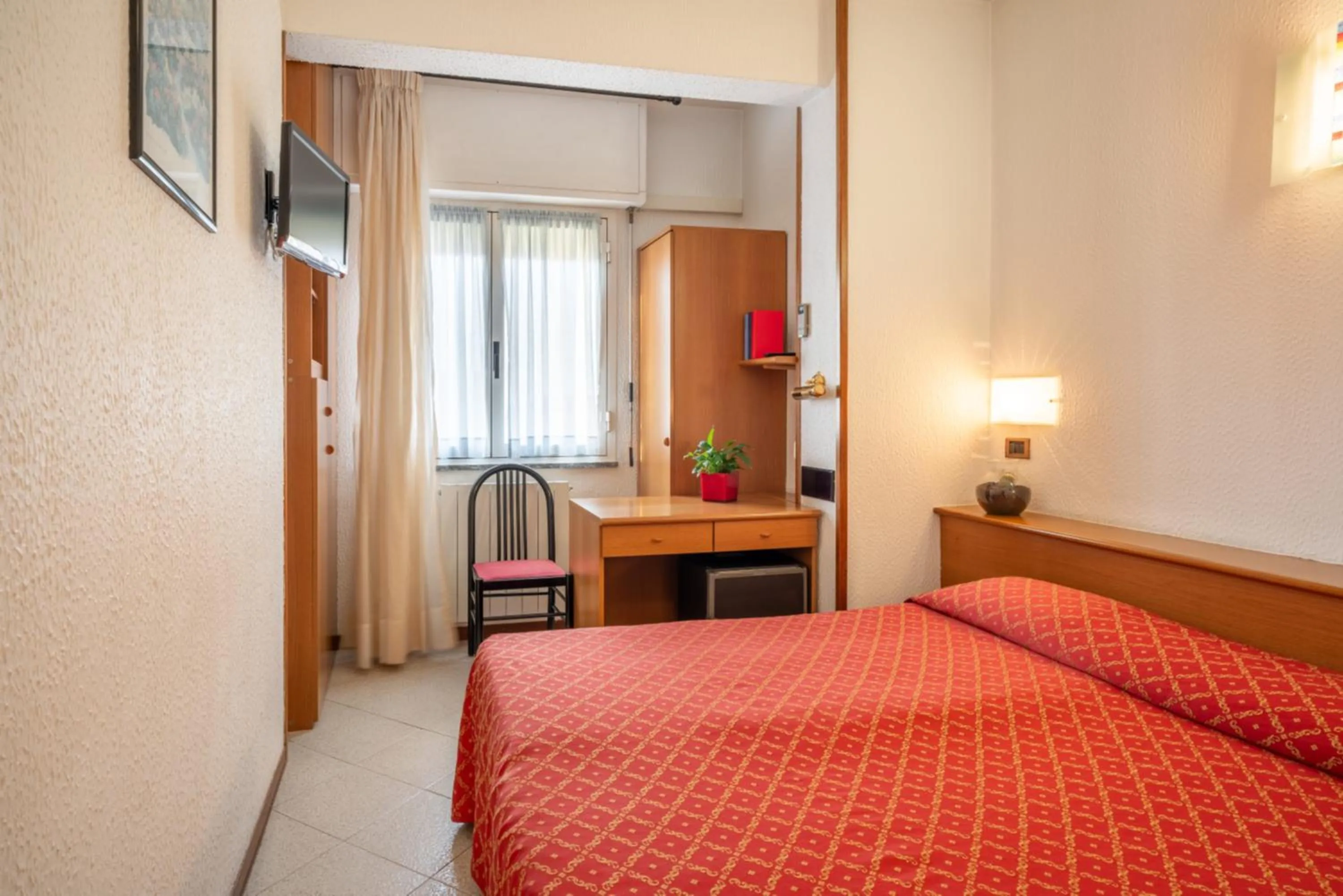 Bedroom in Hotel Careni Villa Italia