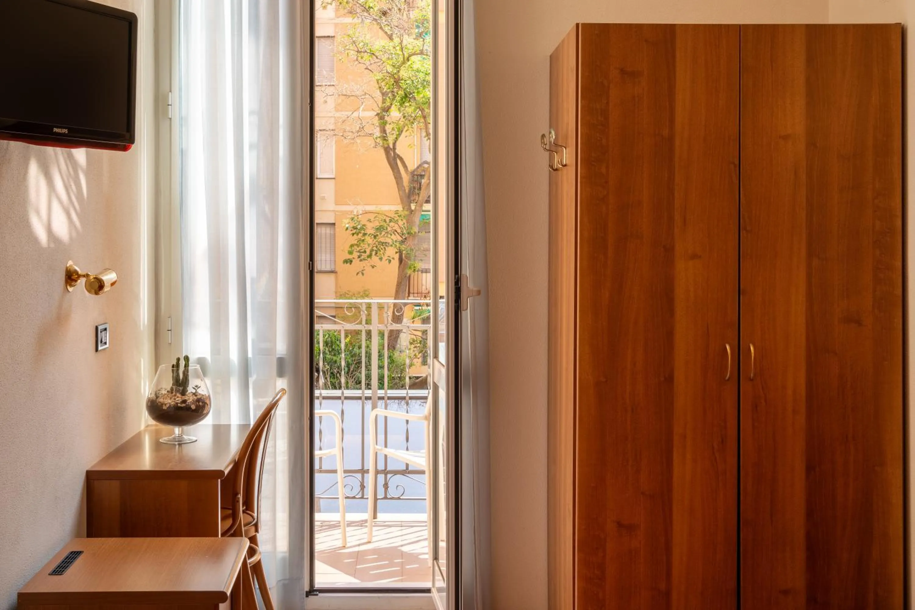 Bedroom in Hotel Careni Villa Italia