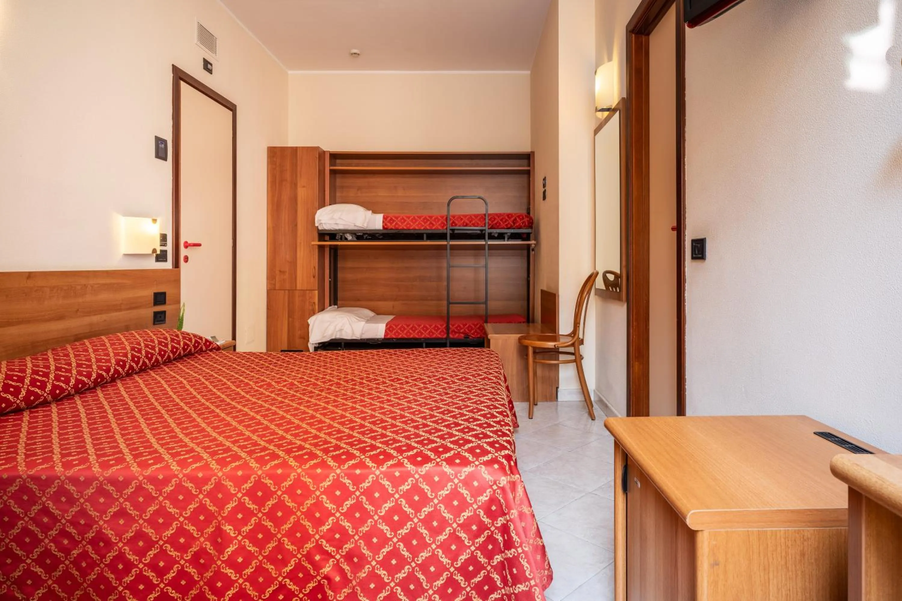 Photo of the whole room in Hotel Careni Villa Italia