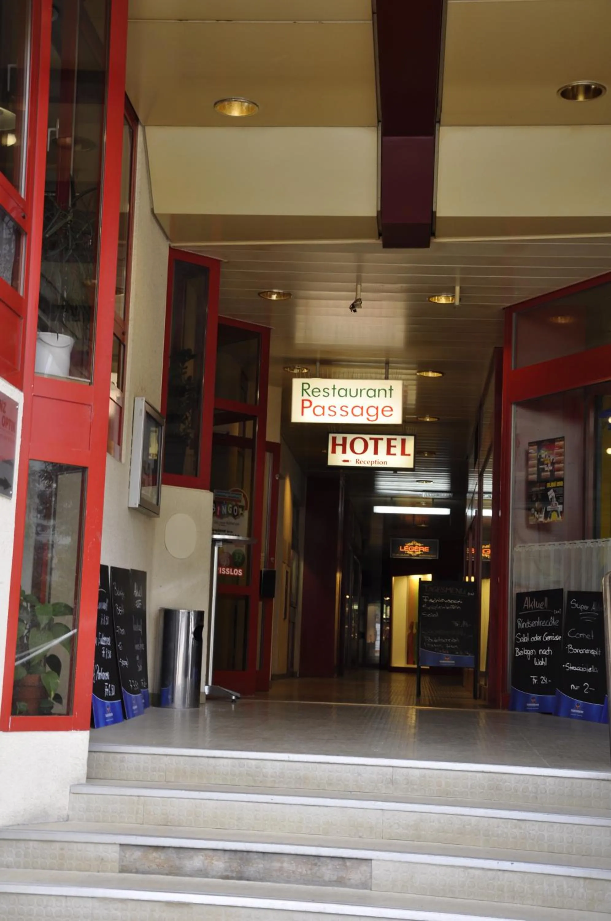 Facade/entrance in Hotel Restaurant Passage