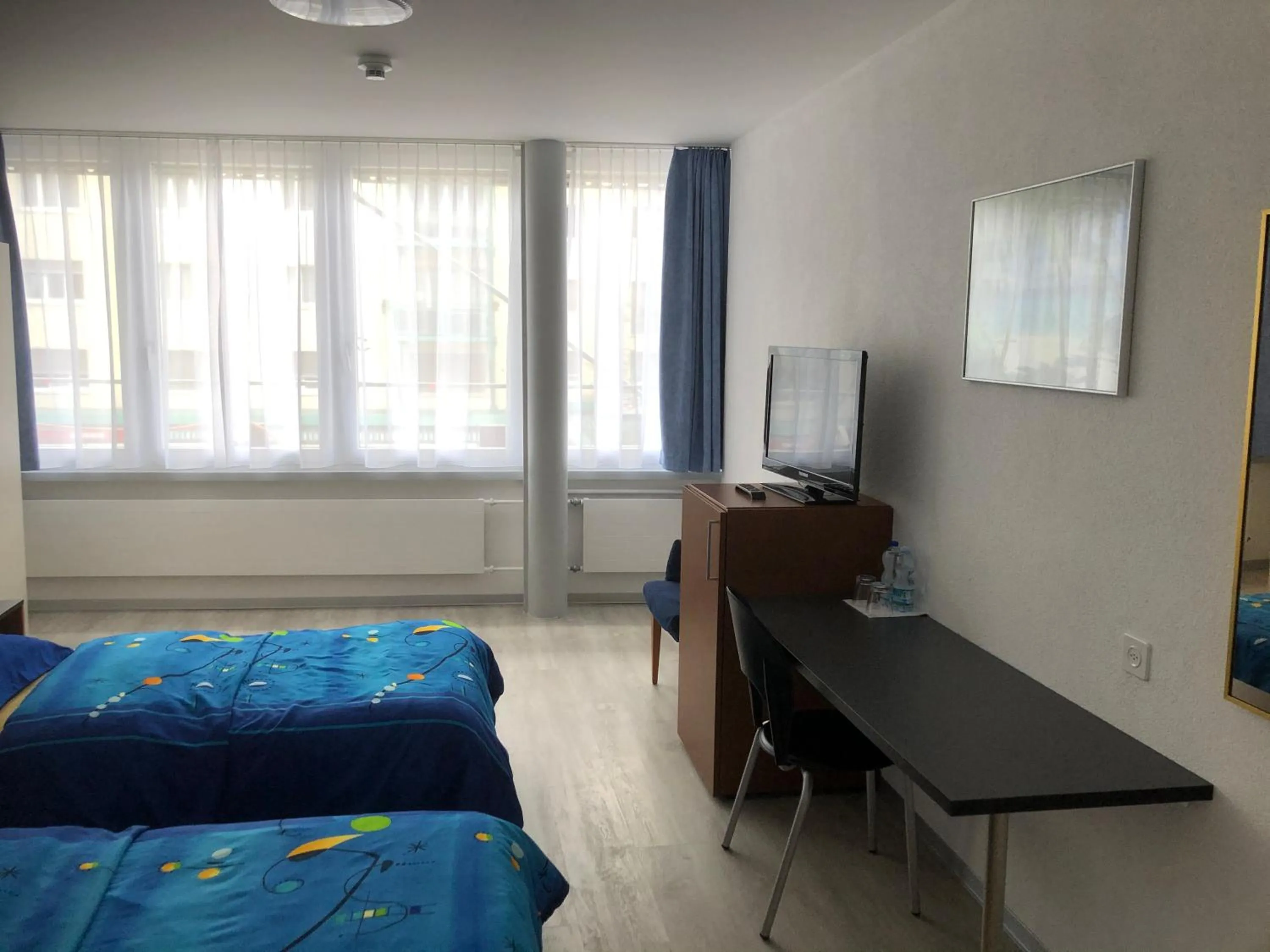 Photo of the whole room, Bed in Hotel Restaurant Passage