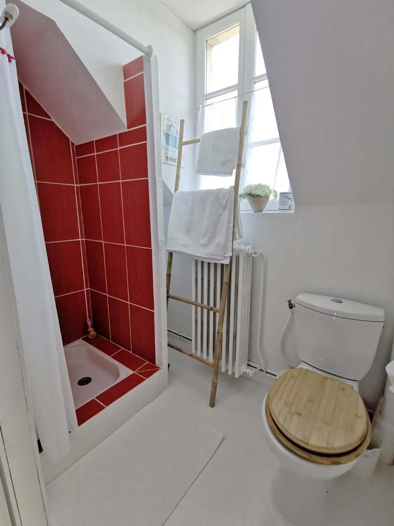 Bathroom in Quatre Chats sous un Pin