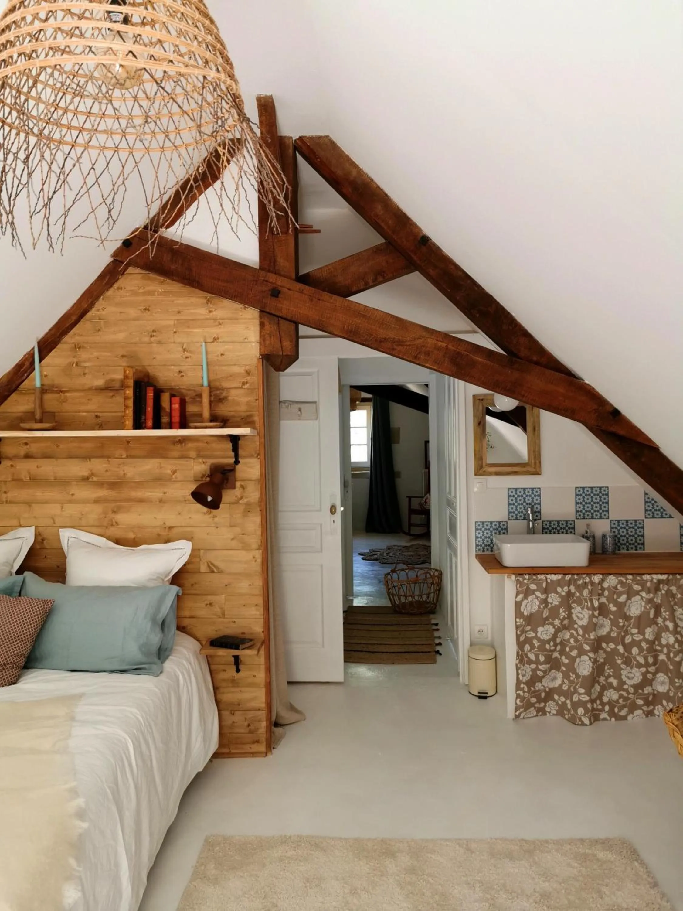 Bed in Quatre Chats sous un Pin