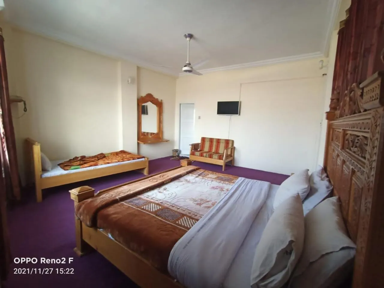 Bed in FR Darya E Swat Hotel