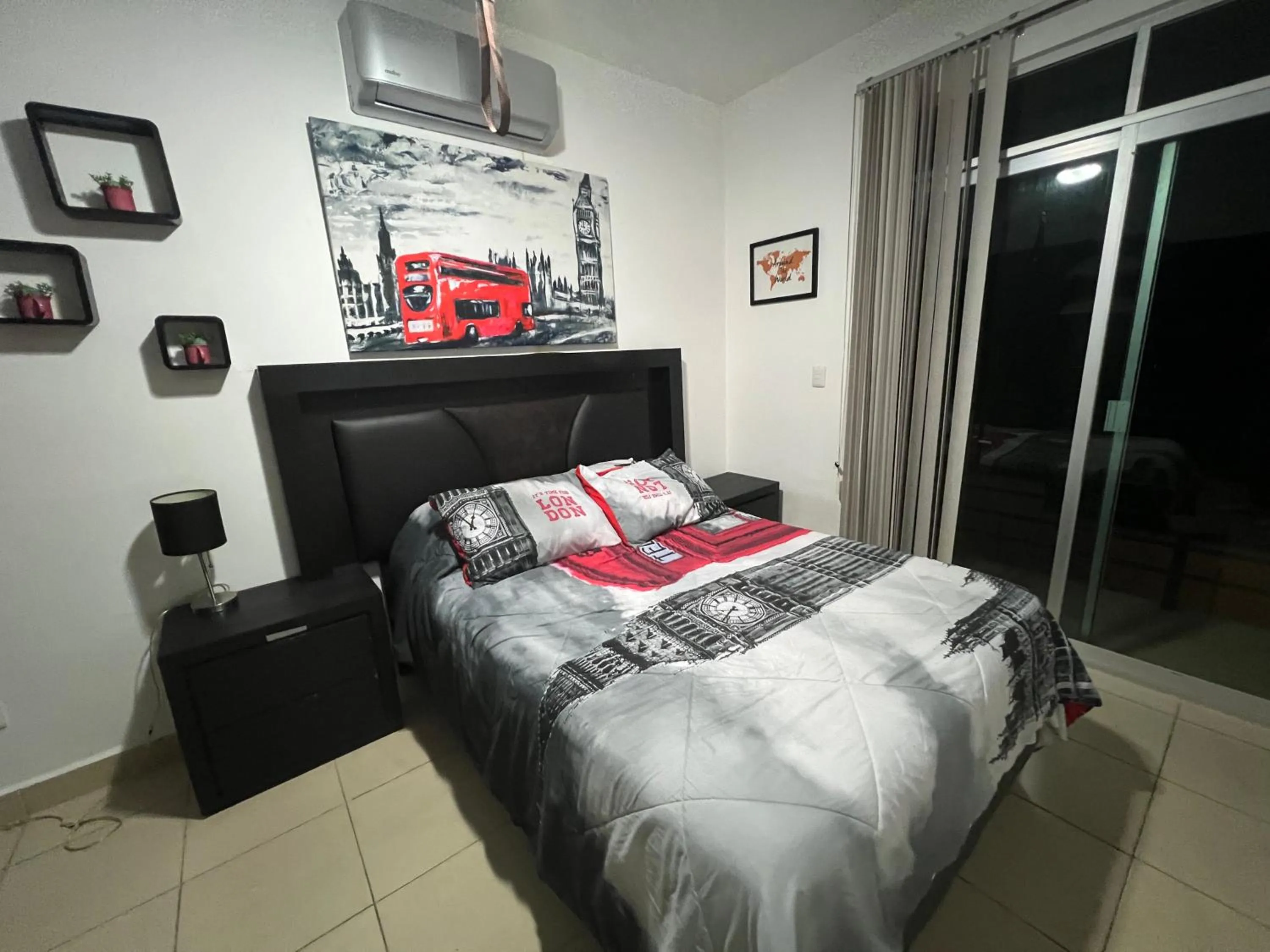 Bedroom, Bed in PLAYA SUITES apartment