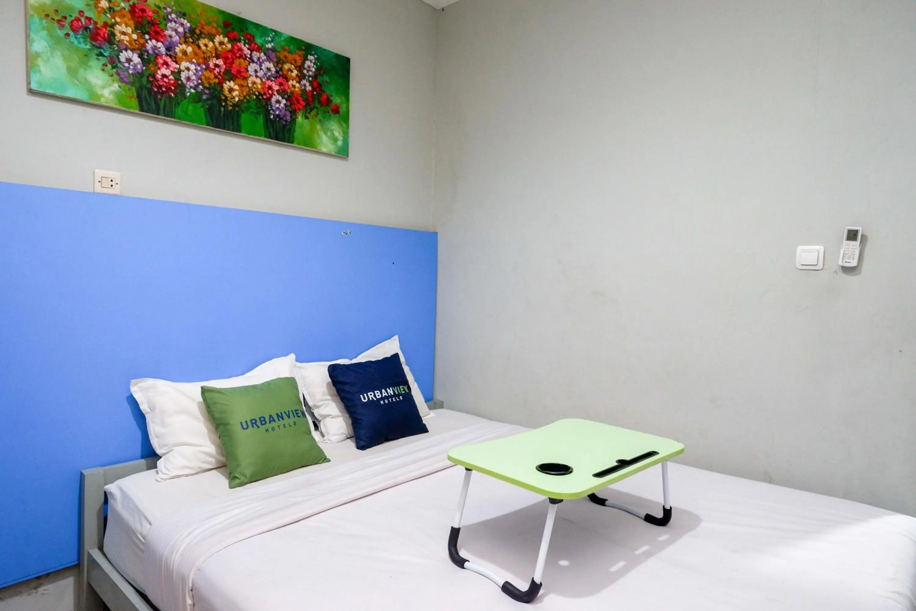 Bed in Urbanview Hotel Syariah Prambanan by RedDoorz