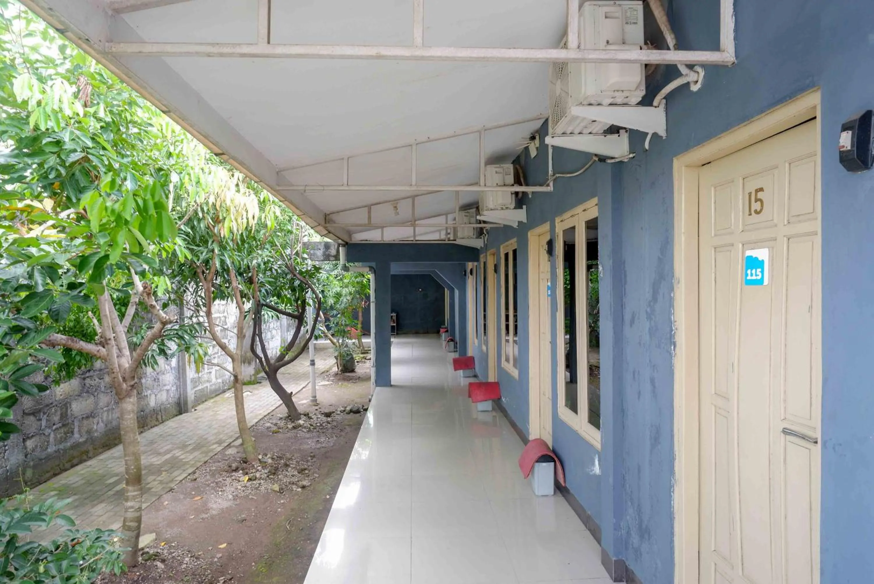 Patio in Urbanview Hotel Syariah Prambanan by RedDoorz