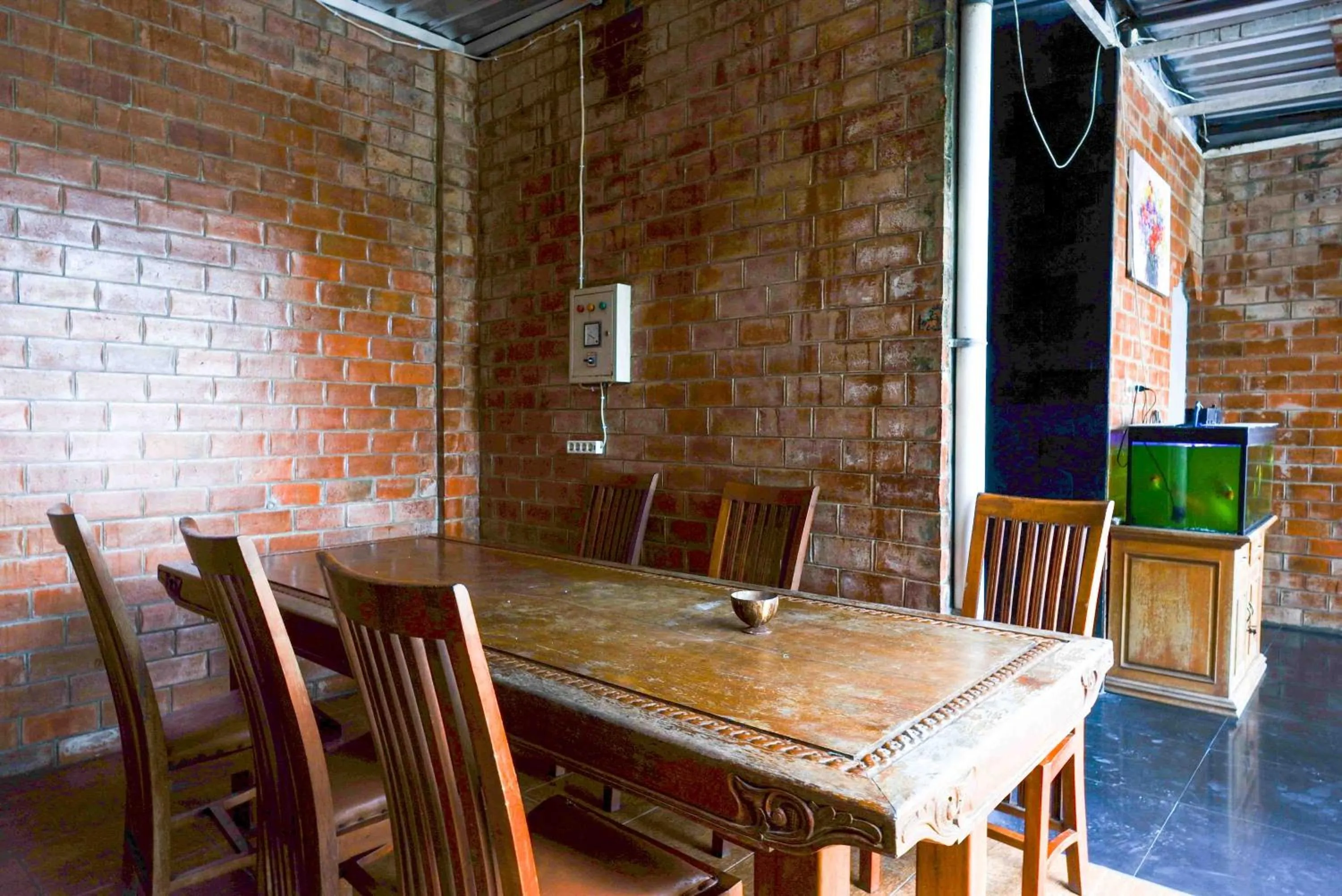 Dining area in Urbanview Hotel Syariah Prambanan by RedDoorz