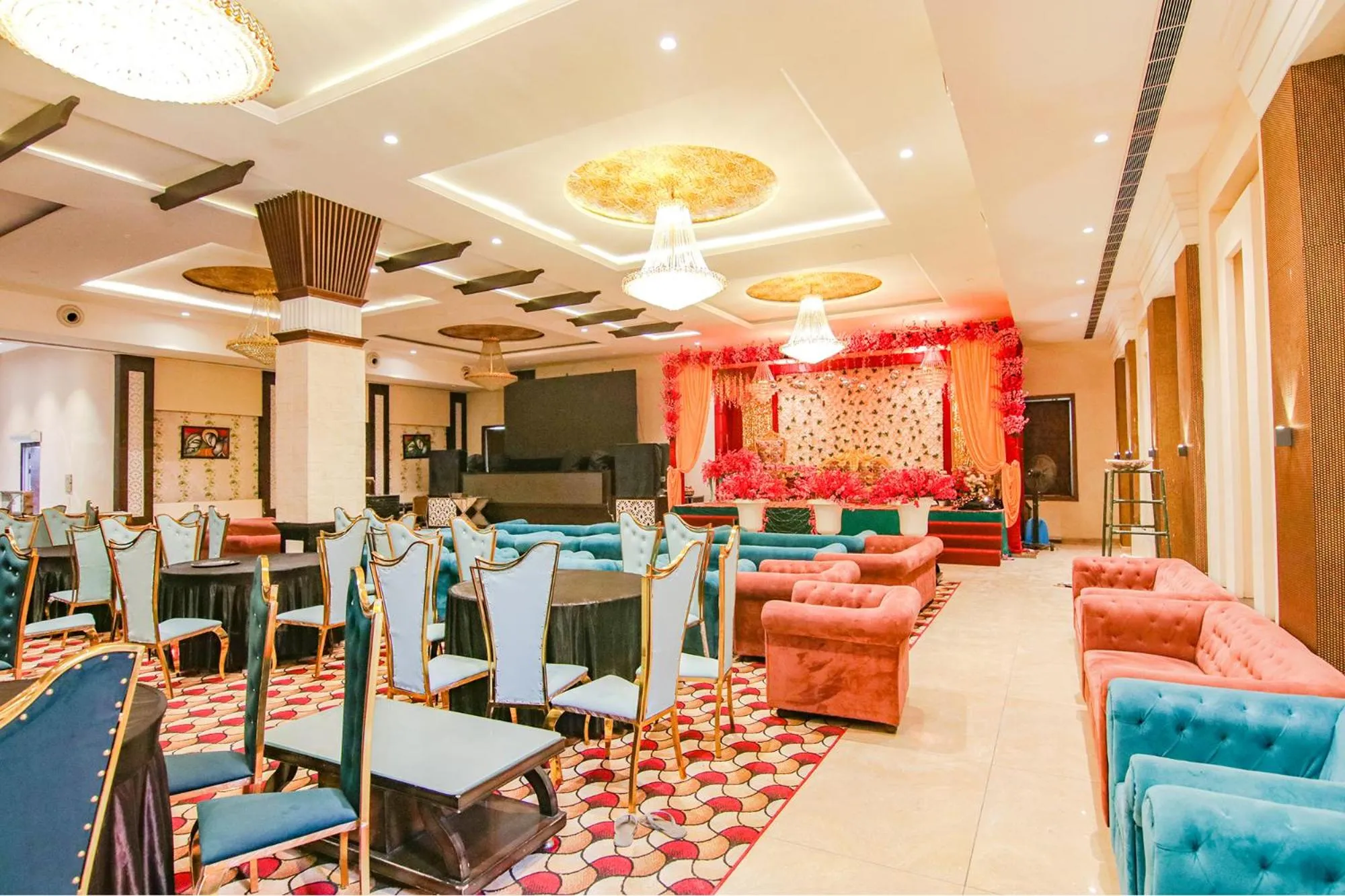 Banquet/Function facilities in FabHotel Royal Mapple