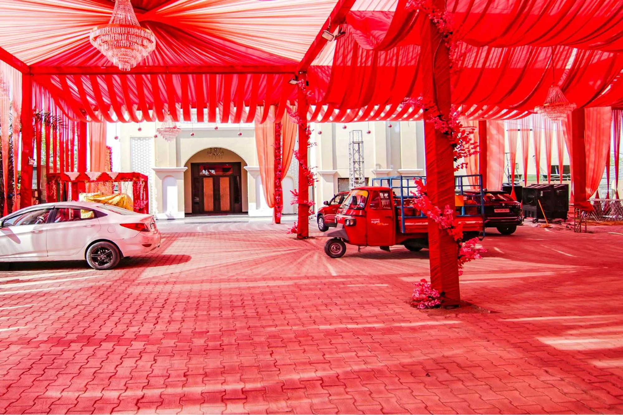 Parking in FabHotel Royal Mapple