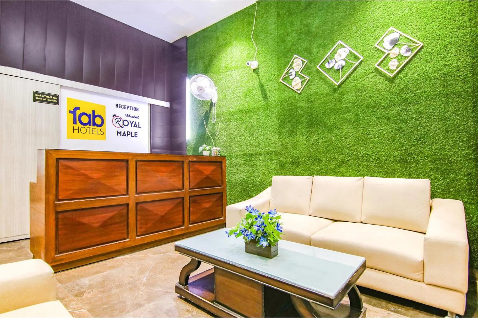 Lobby or reception in FabHotel Royal Mapple