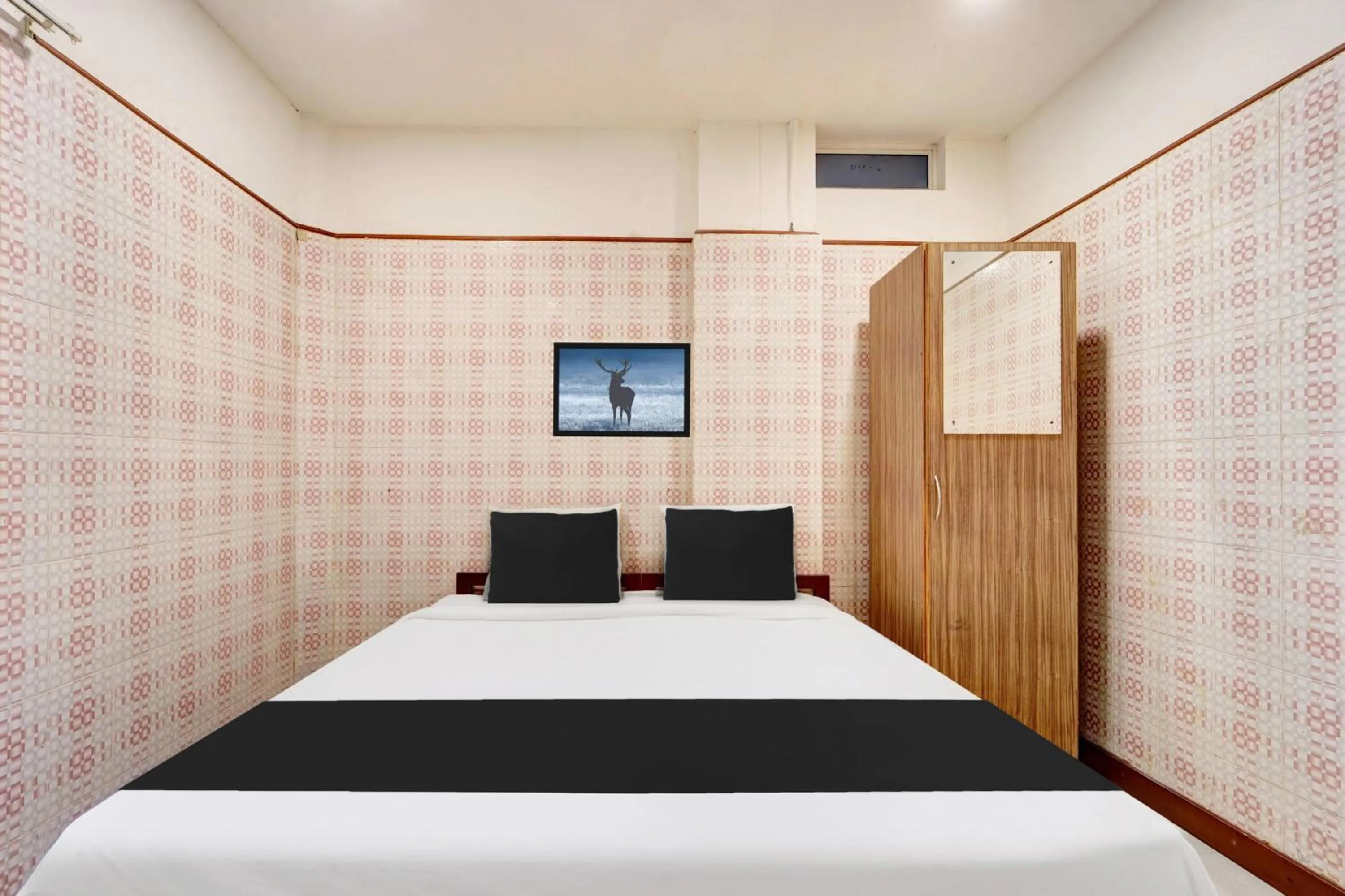 Bedroom, Bed in Super Collection O Vazhakkala Kakkanad