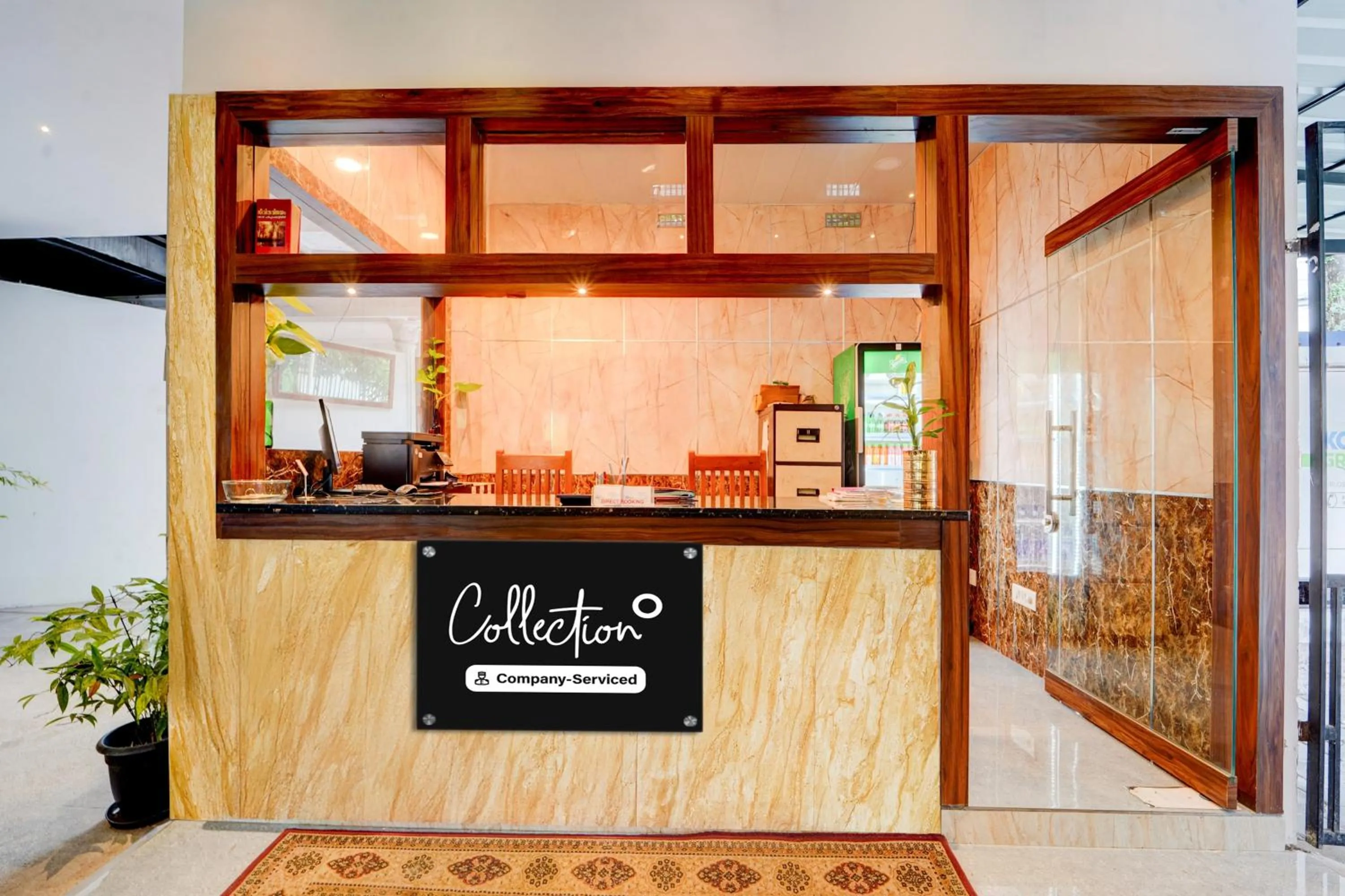 Lobby or reception in Super Collection O Vazhakkala Kakkanad