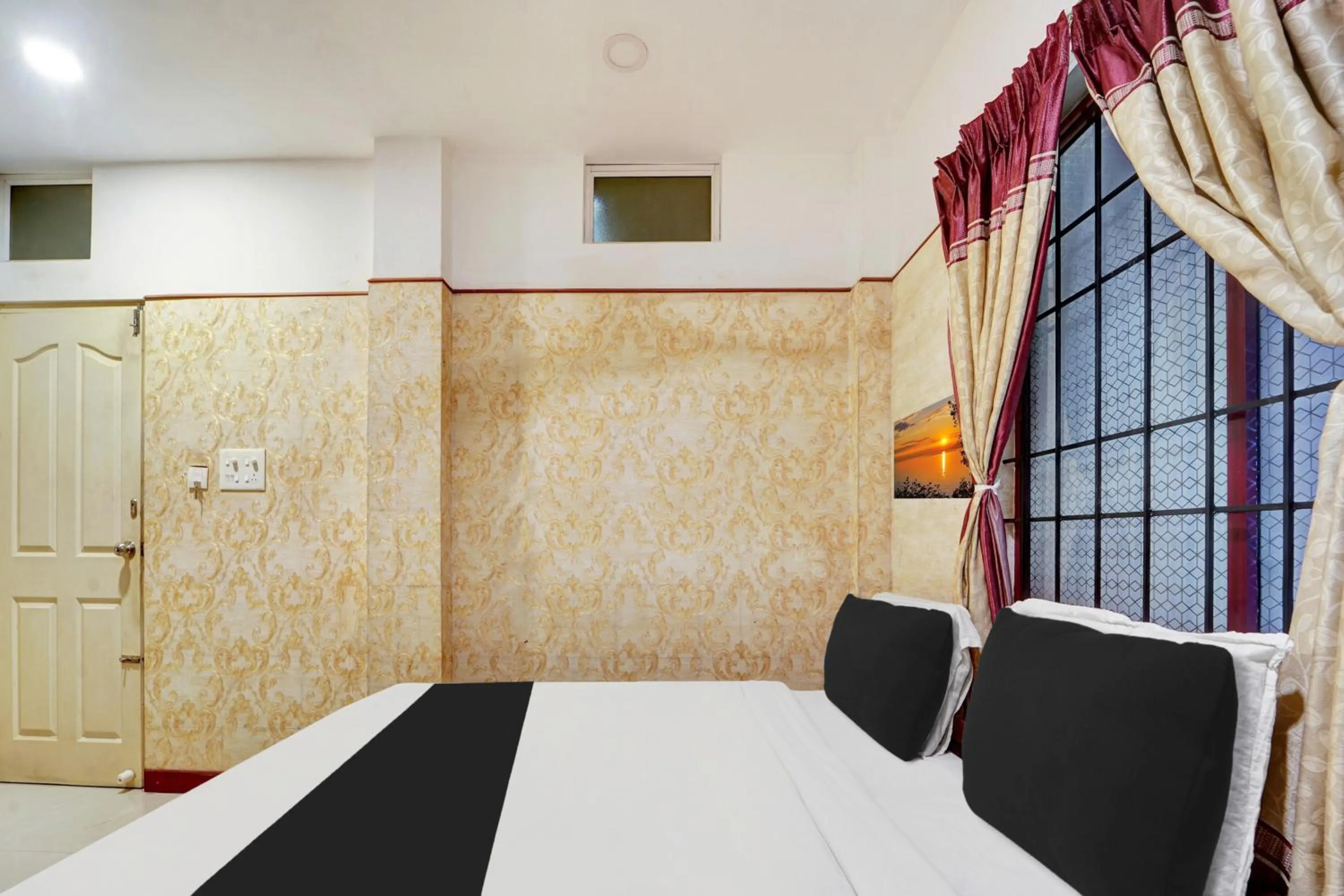 Bedroom, Bed in Super Collection O Vazhakkala Kakkanad