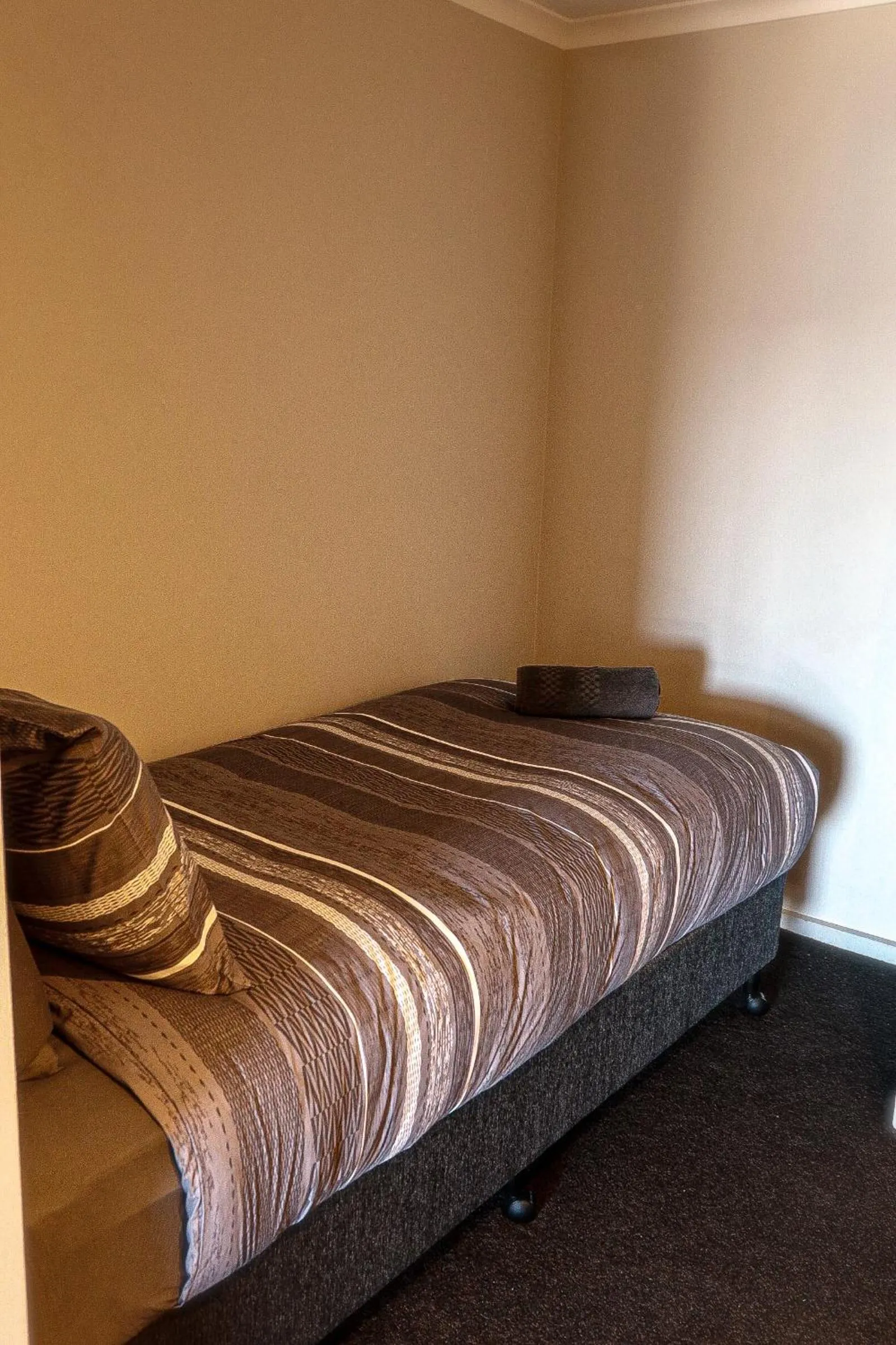 Bed in Cooroona Alpine Lodge