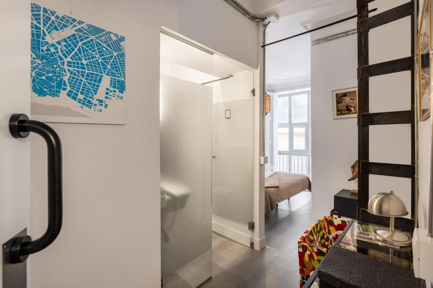 Photo of the whole room, Bed in Antiguo Brondo Selfcheck-in Smart Rooms