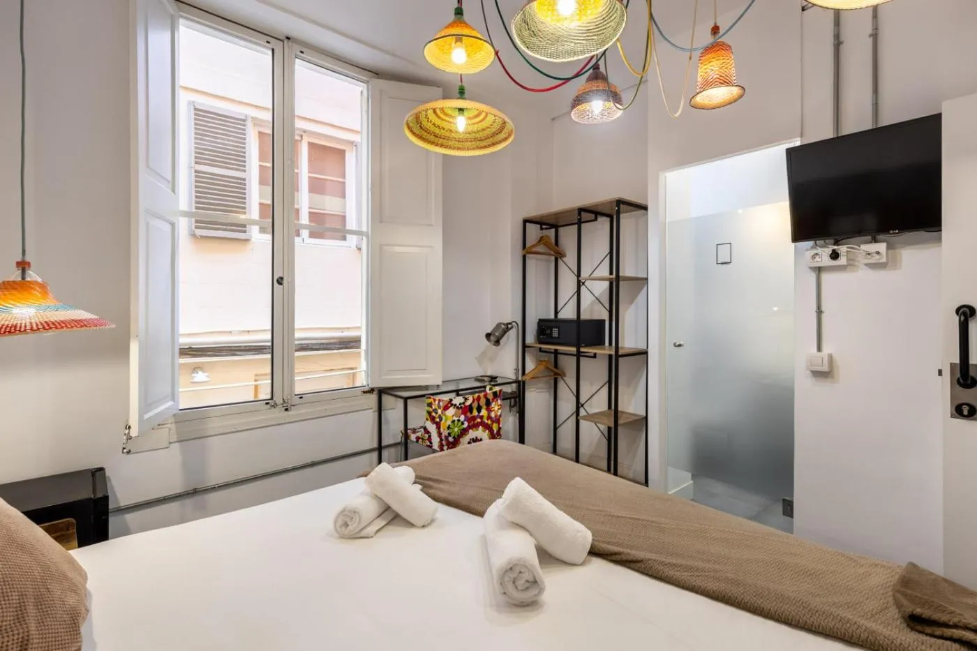 Bed in Antiguo Brondo Selfcheck-in Smart Rooms