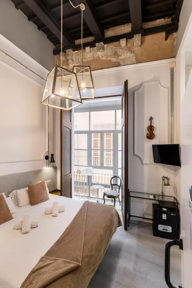 Bed in Antiguo Brondo Selfcheck-in Smart Rooms