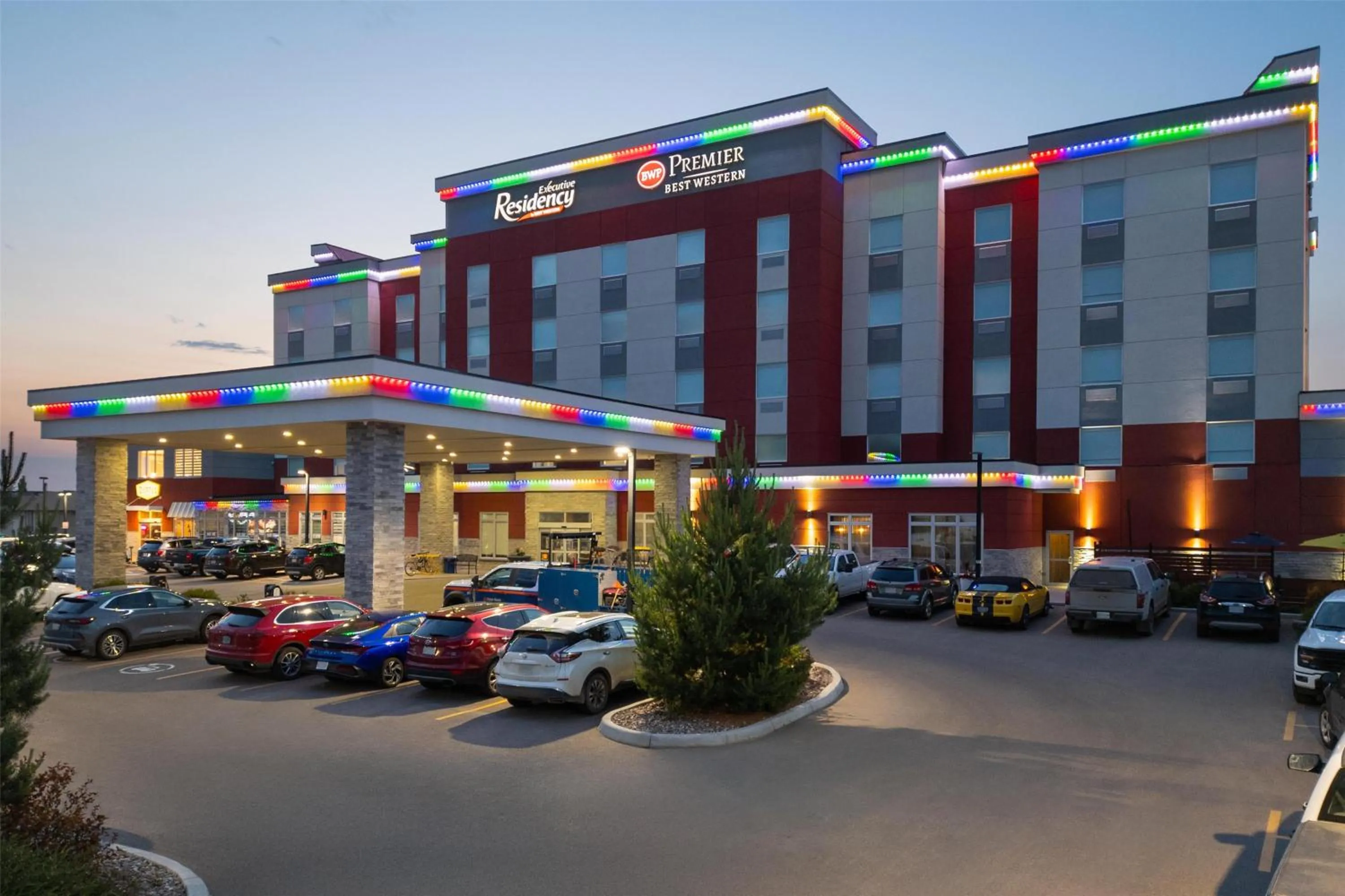 Property building in Best Western Premier Executive Residency Medicine Hat