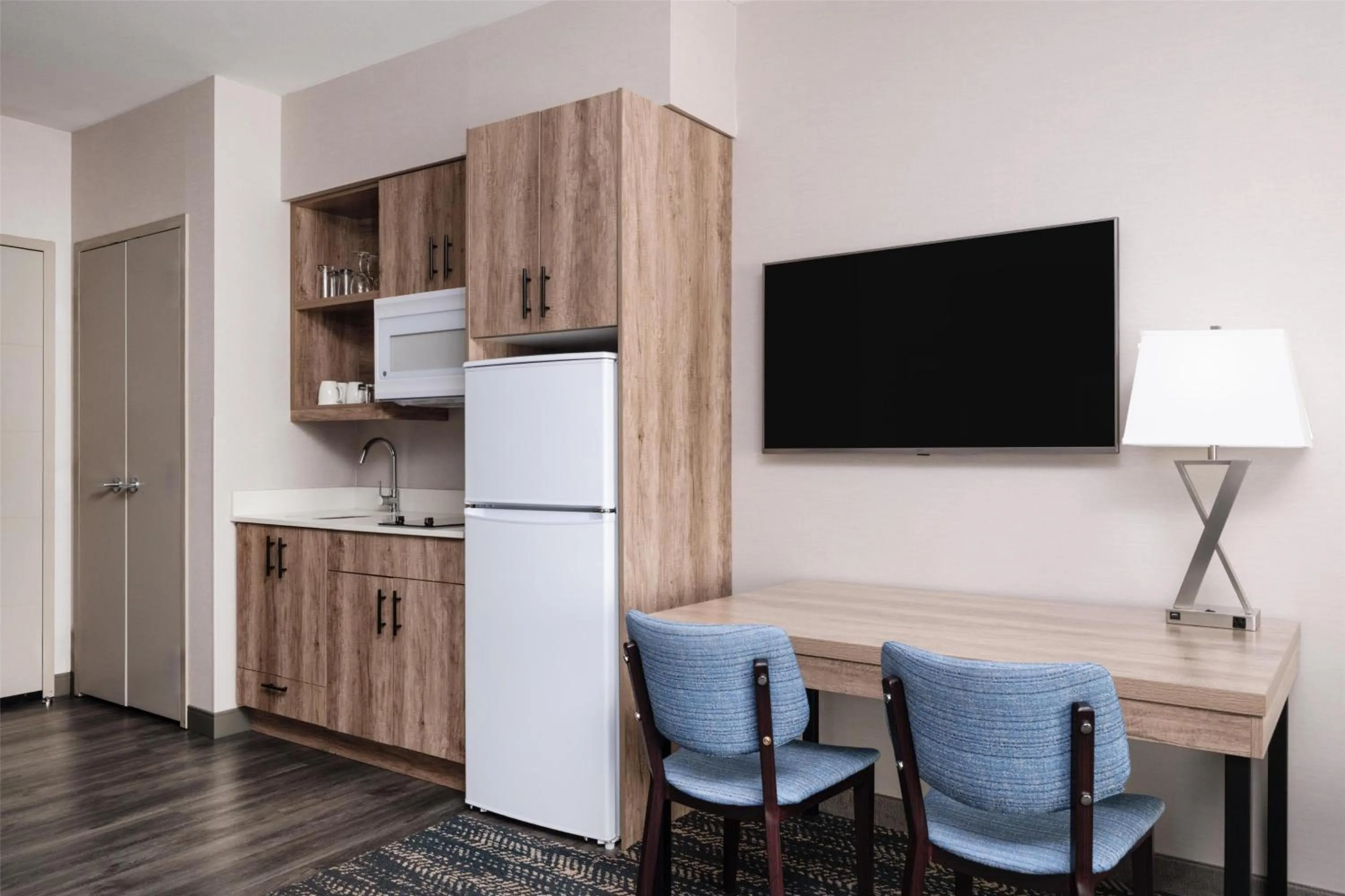 Bedroom in Best Western Premier Executive Residency Medicine Hat