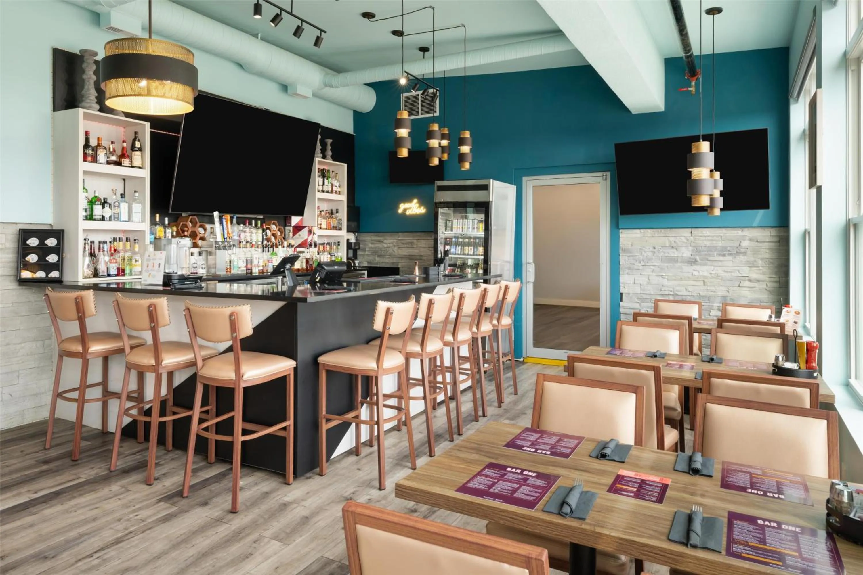 Lounge or bar in Best Western Premier Executive Residency Medicine Hat