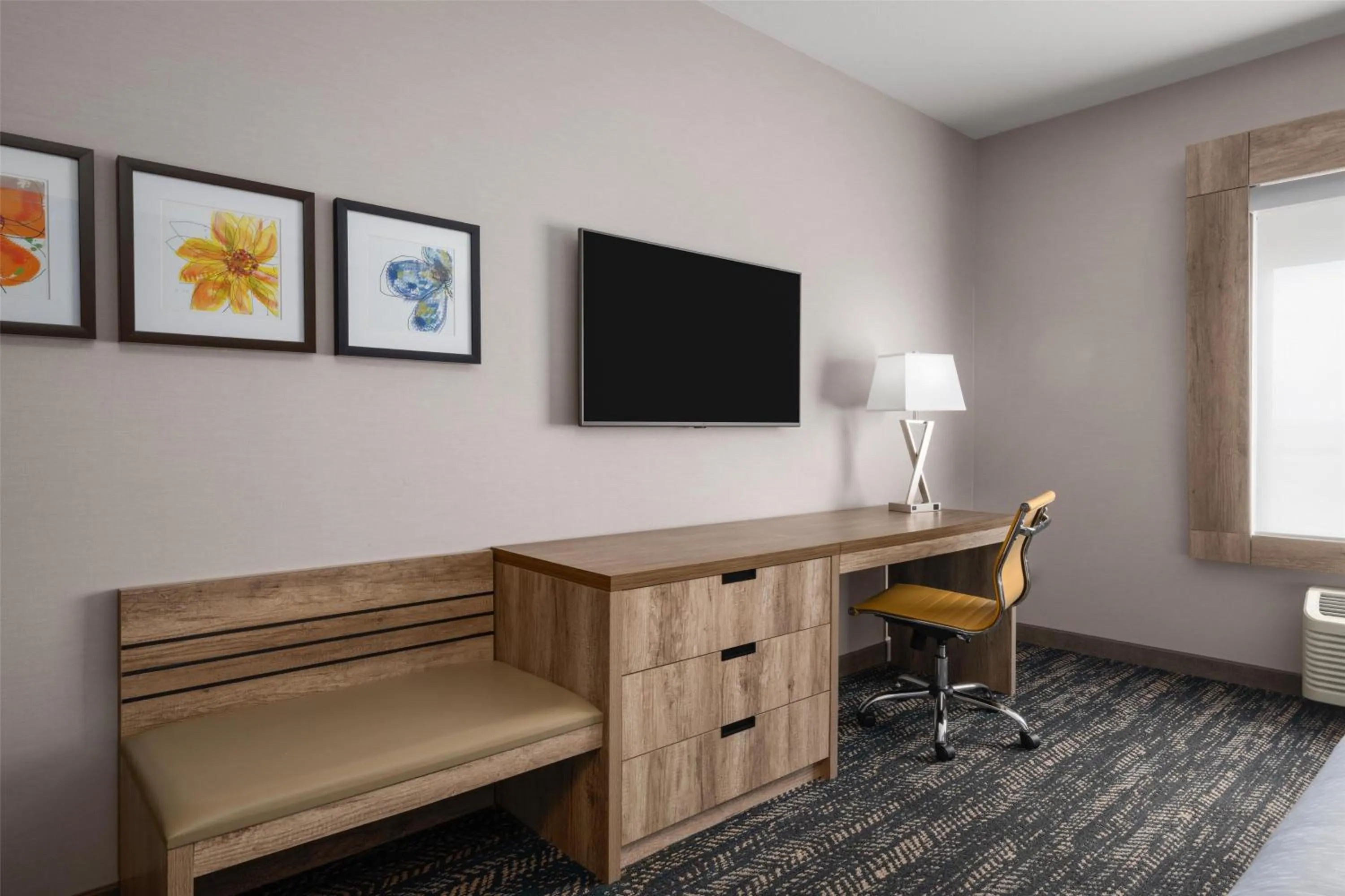 Bedroom in Best Western Premier Executive Residency Medicine Hat